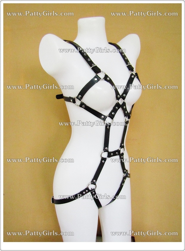 A065 เข็มขัดหนังรัดตัวเซ็กซี่ สายรัดตัวหนังสีดำเซ็กซี่ รหัสนี้สวมใส่แบบรัดเข็มขัด3จุด หัวไหล่ หลังและต้นขา ตัวสายหนังแต่งหมุดและตาไก่ตามรูปถ่ายสินค้าจริงเลยค่ะ