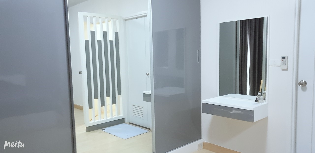 ขายทาวน์โฮม เดอะคอนเนค วัชรพล - เพิ่มสิน หลังมุม