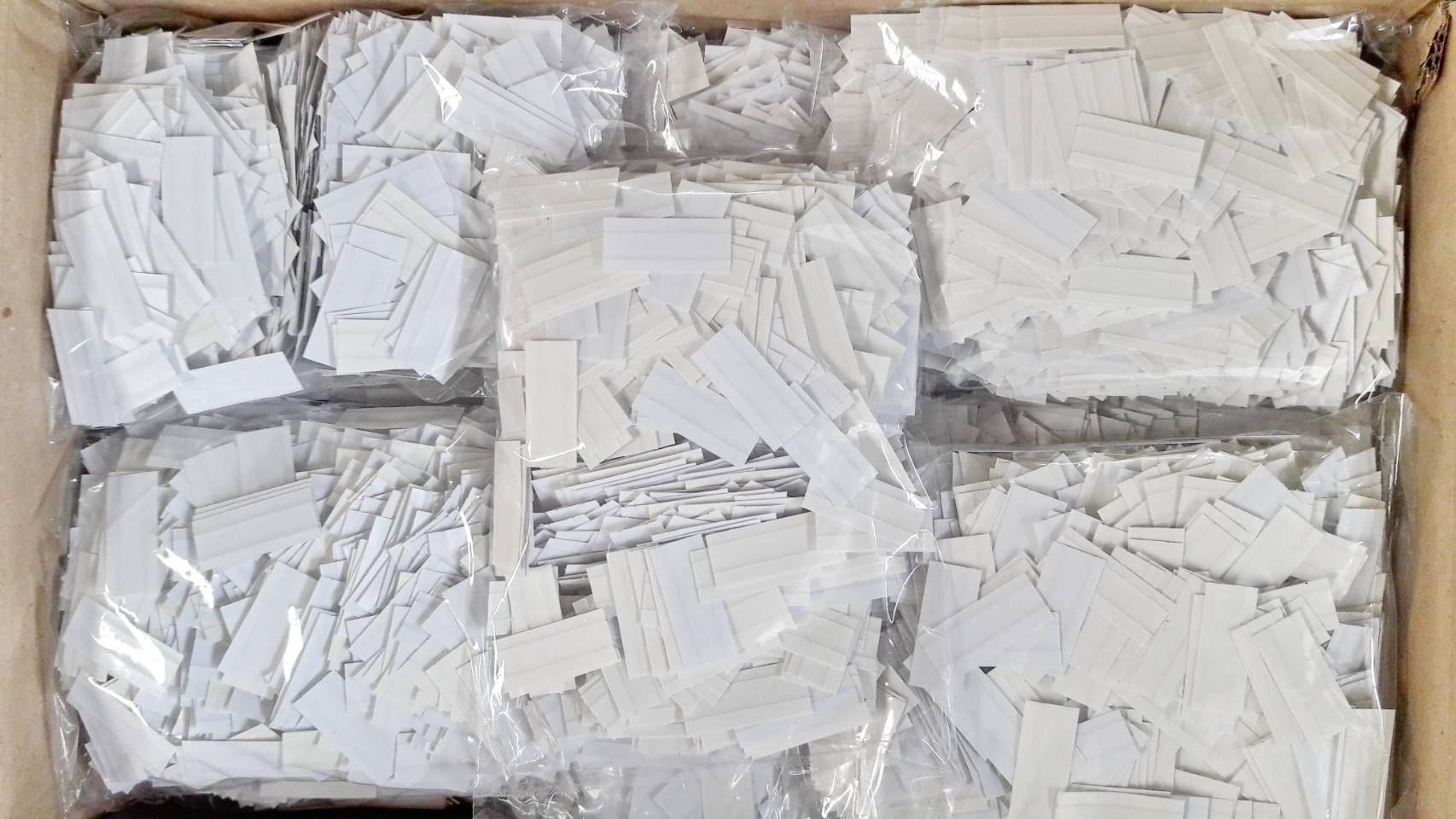 ลวดปิดปากถุงชา ลวดปิดปากถุงกาแฟ ลวดปิดปากถุงคุกกี้ ลวดปิดปากถุงอาเจียน ลวดปิดปากถุงวัสดุที่ใช้ทางการแพทย์ แบบหุ้มด้วยกระดาษมีกาวในตัว WPP-02