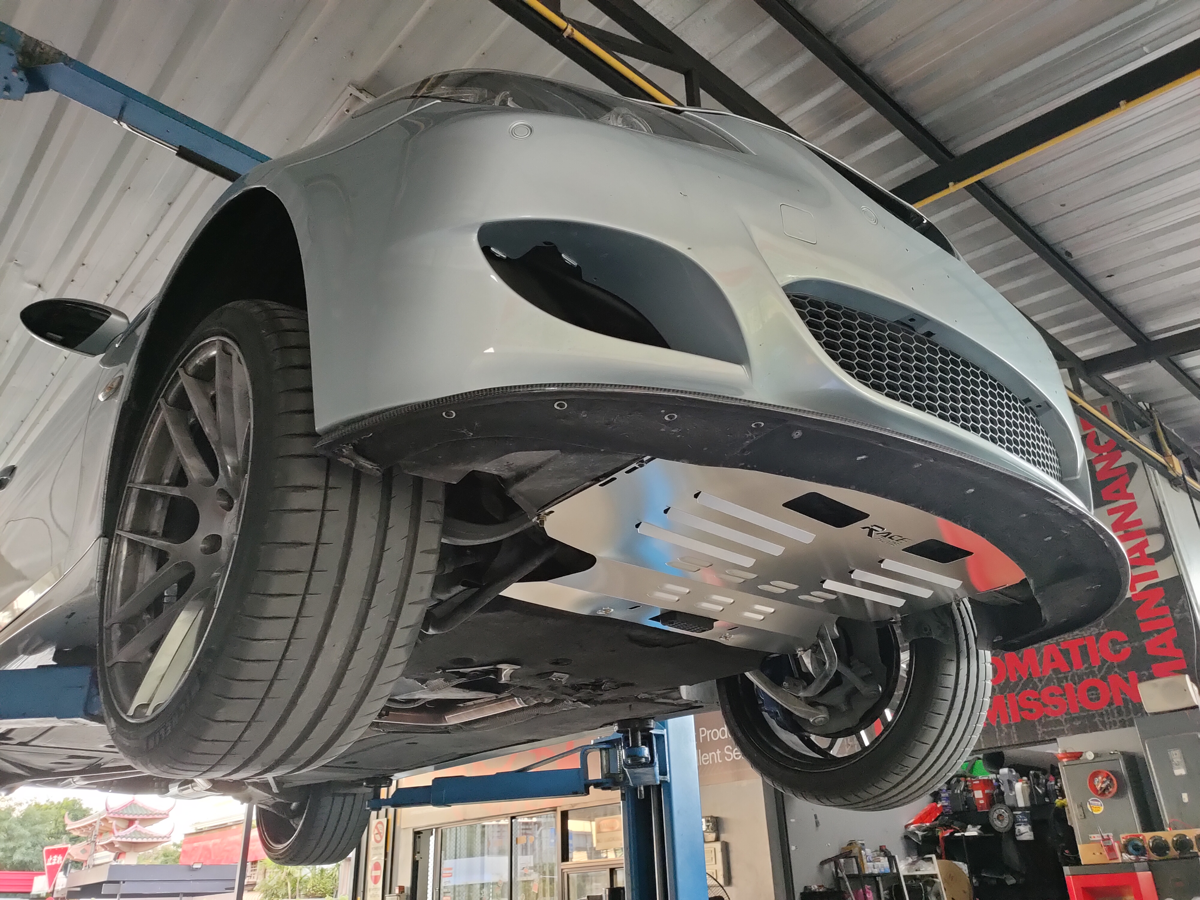 แผ่นปิดใต้ห้องเครื่องอลูมิเนียม BMW E60, E63 Raceplate_Undertray