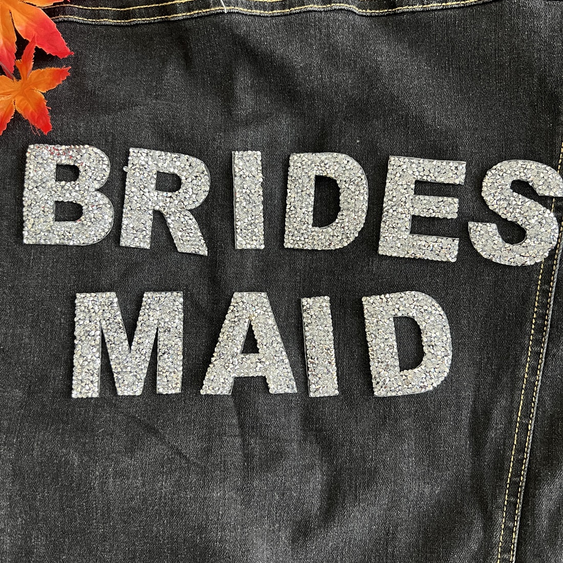 ตัวอักษร เพชรวิบวับ คริสตัล ตัวรีดติดเสื้อ ตัวรีด ติดกระเป๋า ติดหมวก ติดแจ๊คเก็ต อักษรภาษาอังกฤษ Alphabet Patch