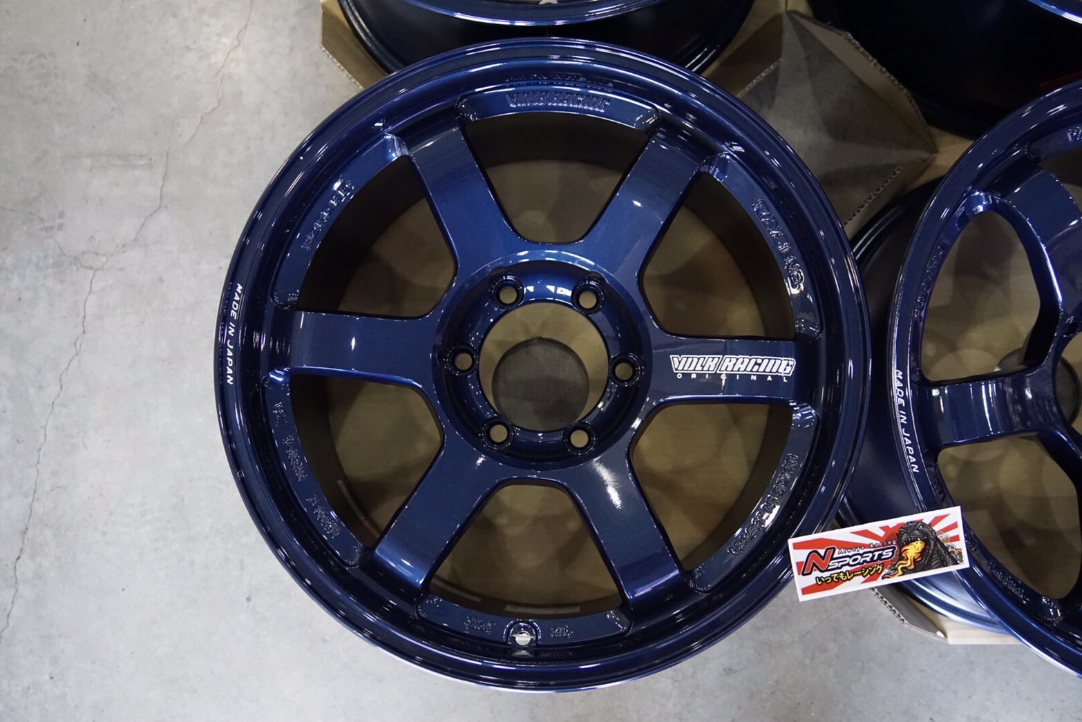 TE37 18x9+0 6-139.7 สีน้ำเงิน