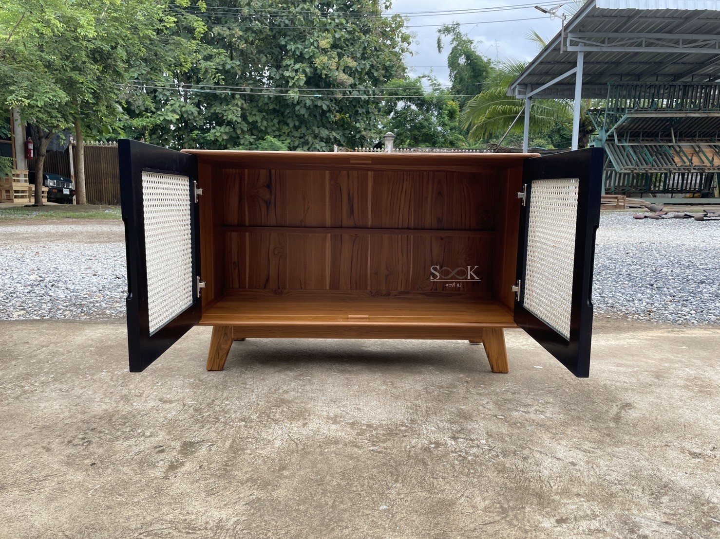 ตู้มินิมอลบานหวาย (สีสัก)