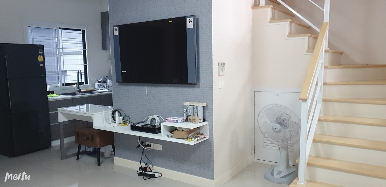 ขายทาวน์โฮม เดอะคอนเนค วัชรพล - เพิ่มสิน หลังมุม