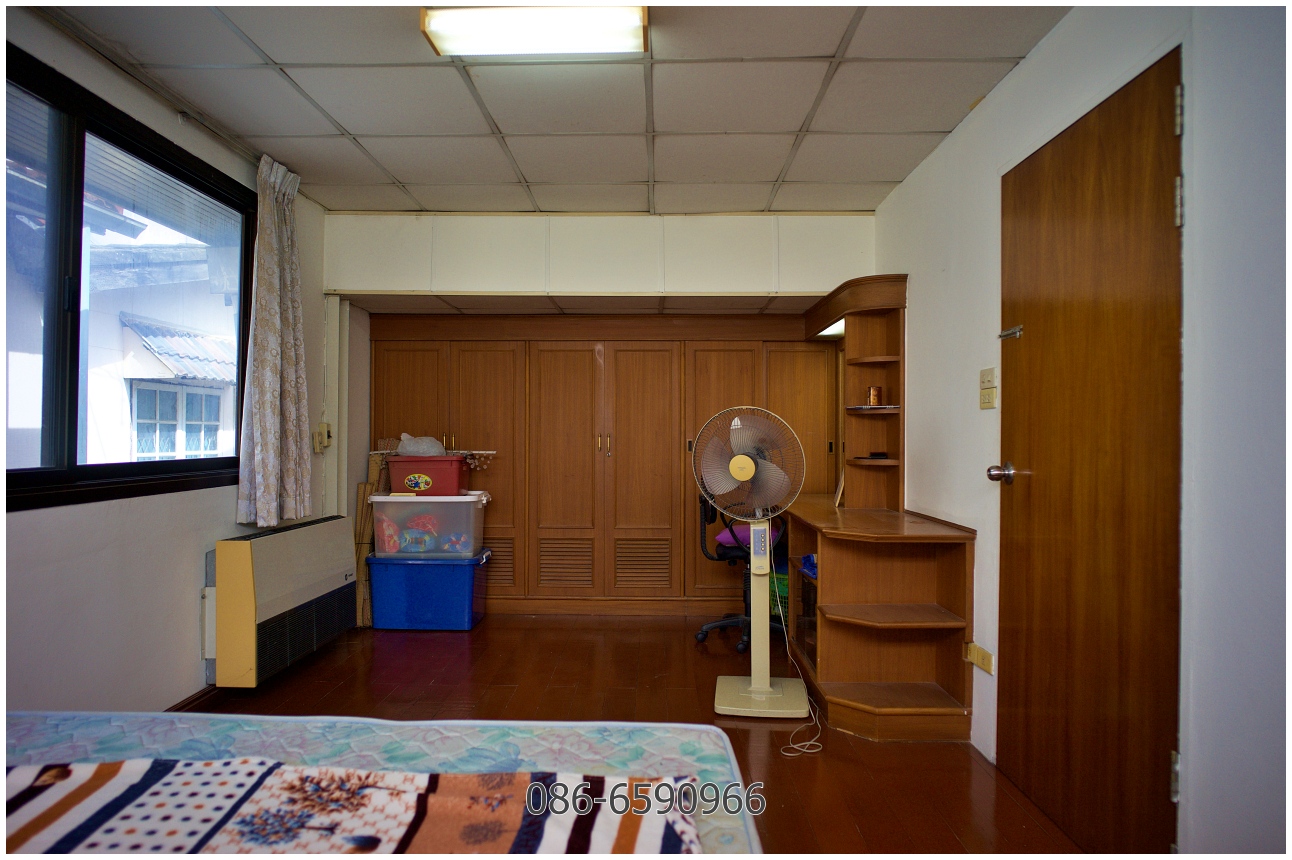 ขายบ้านเดี่ยว 2 ชั้น 4 ห้องนอน 45 ตร.ว. มบ.รัตนโกสินทร์ 200ปี รังสิต-ปทุมธานี ทำเลดีมาก ใกล้ตลาด โรงเรียน โรงพยาบาล รถไฟฟ้า ราคาถูก
