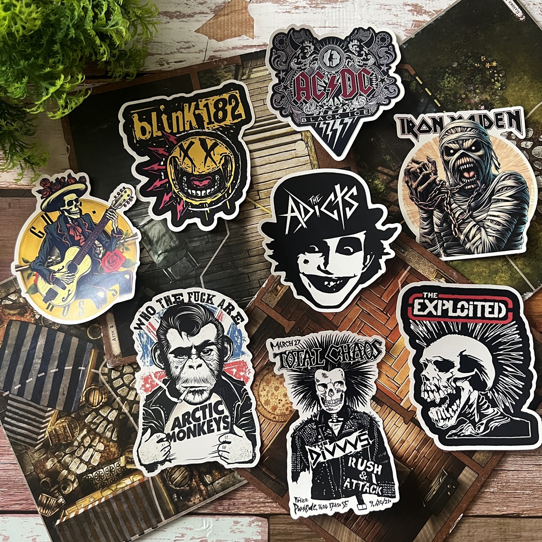 สติกเกอร์ เคลือบกันน้ำ ลายวงดนตรี ติดกีตาร์ มอเตอร์ไซด์ กระเป๋าเดินทาง Waterproof Decal Sticker