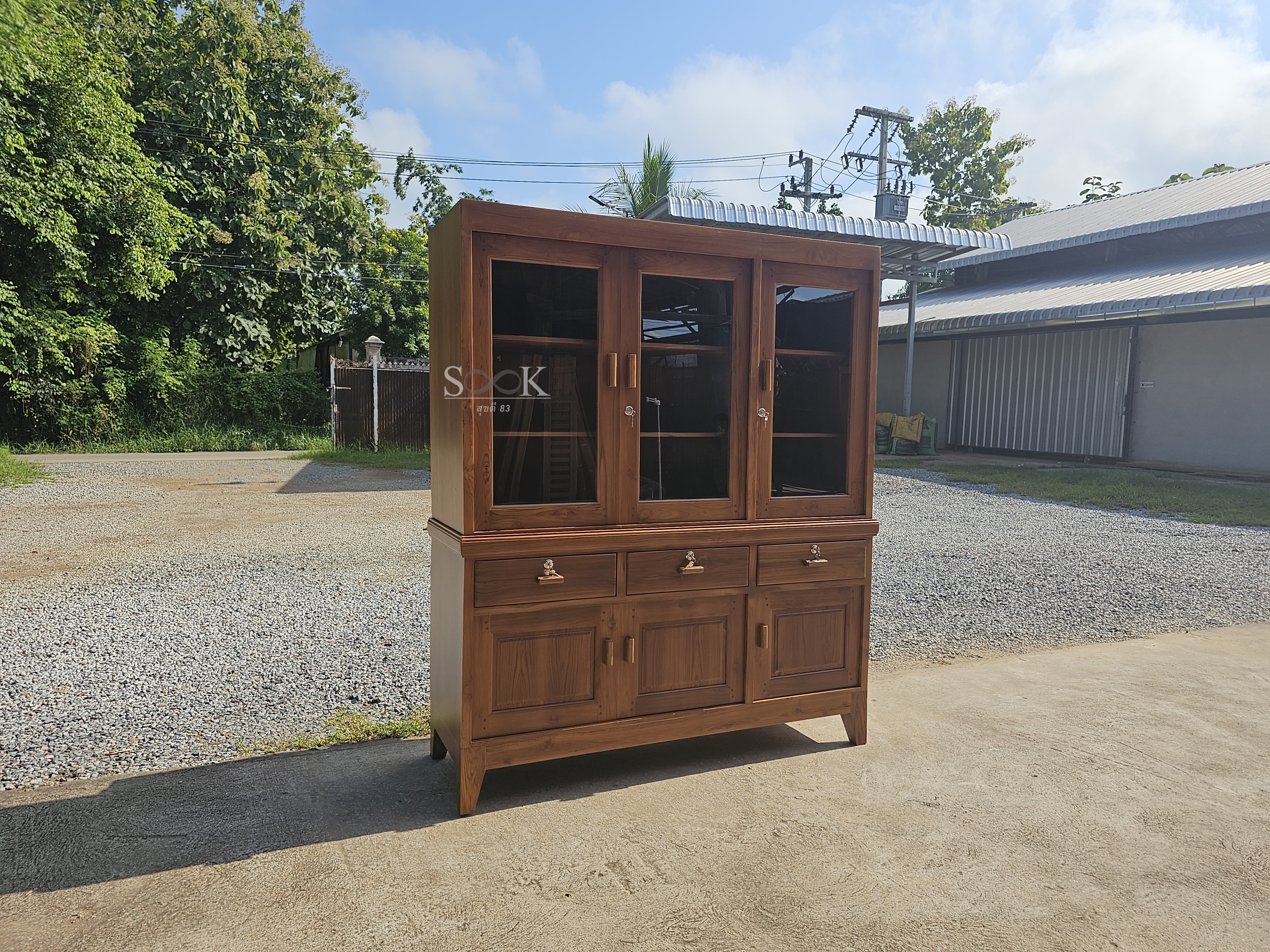 ตู้โชว์แยกท่อน 1.5 ม. มีขา
