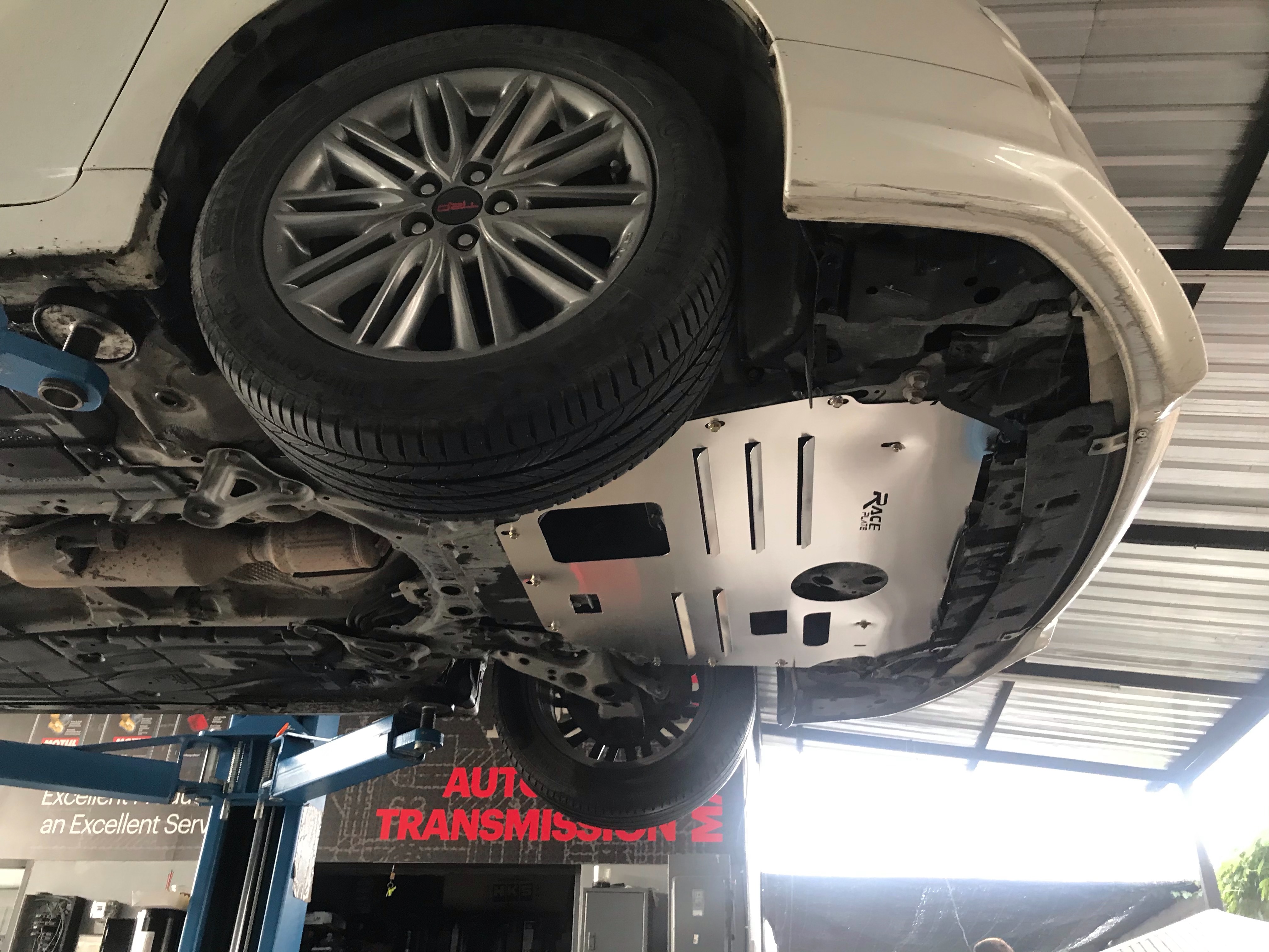 แผ่นปิดใต้ห้องเครื่องอลูมิเนียม Toyota Prius Raceplate_Undertray