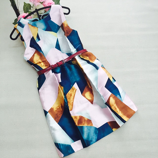 ชุดเดรสสั้น แขนกุดผ้าซาติน ทอลายตามแบบ ส่งฟรี ems