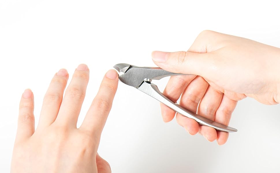 SUWADA กรรไกรตัดเล็บมือคุณภาพพรีเมี่ยมอันดับ1 Limited Edition รุ่นคลาสสิคสีเงิน ขนาด L ปลายแหลมน้อยลง! แฮนด์เมดทุกอัน พร้อมกล่องโลหะสุดหรู