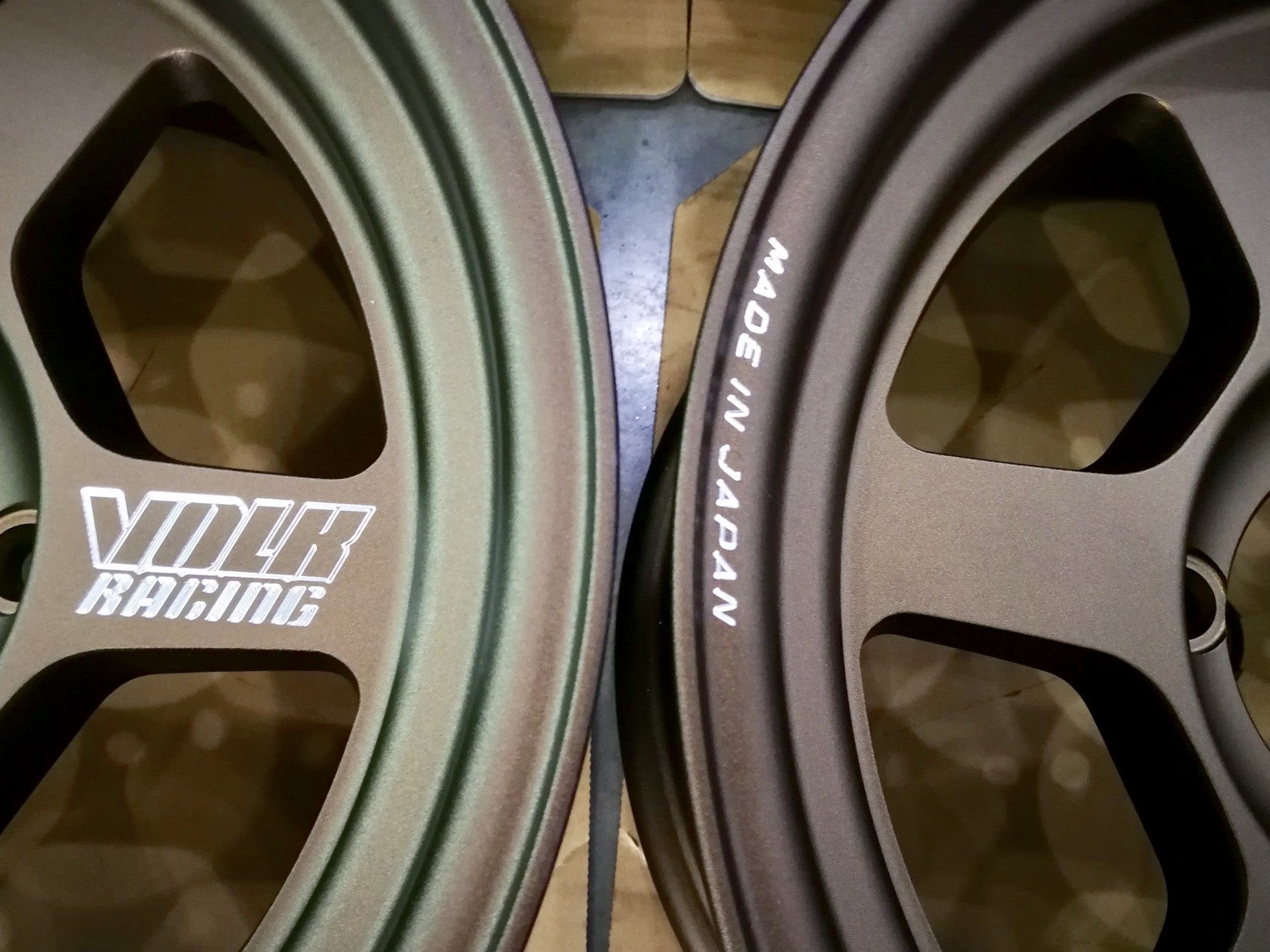 TE37X 16x8+0 6-139.7 BR