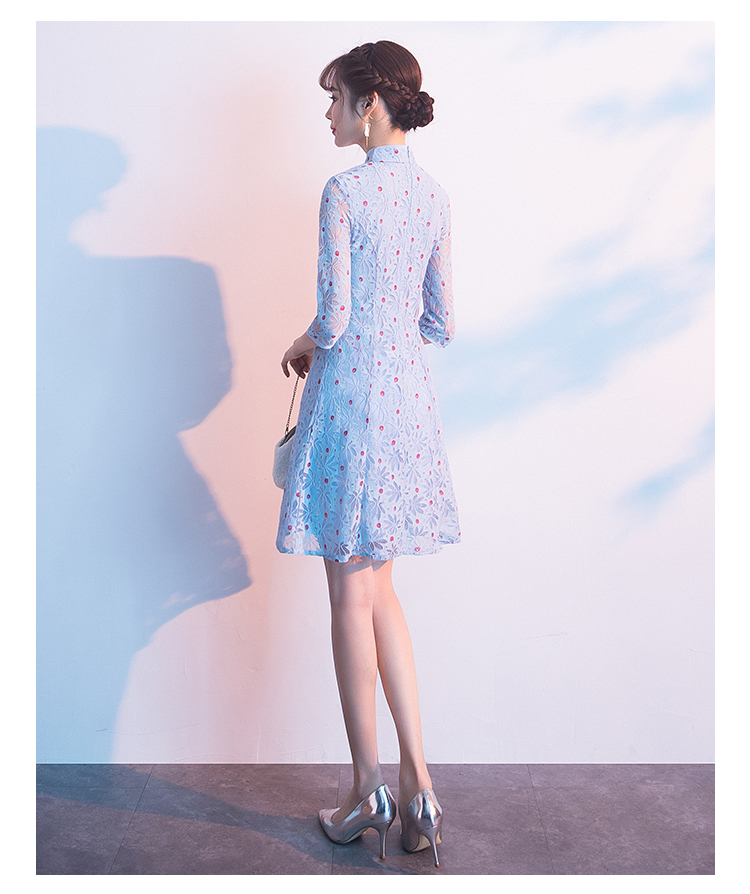 ชุดเดรสคอจีนสีฟ้า ผ้าลูกไม้เนื้อดีลายดอกไม้ พิมพ์ลายจุดเล็กๆๆสีแดง ส่งฟรี ems