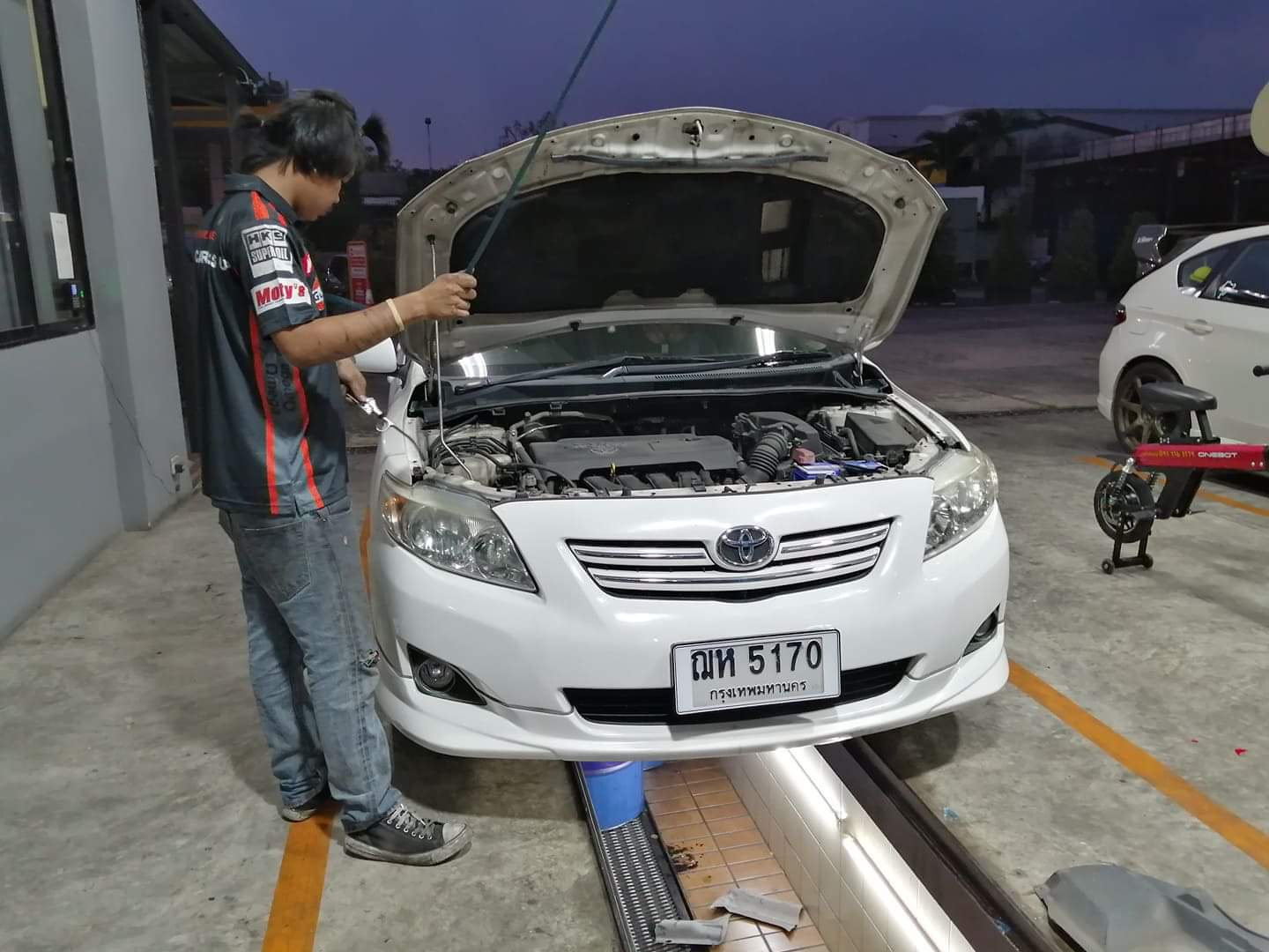 แผ่นปิดใต้ห้องเครื่องอลูมิเนียม Toyota Altis 2003-2012 Raceplate_Undertray