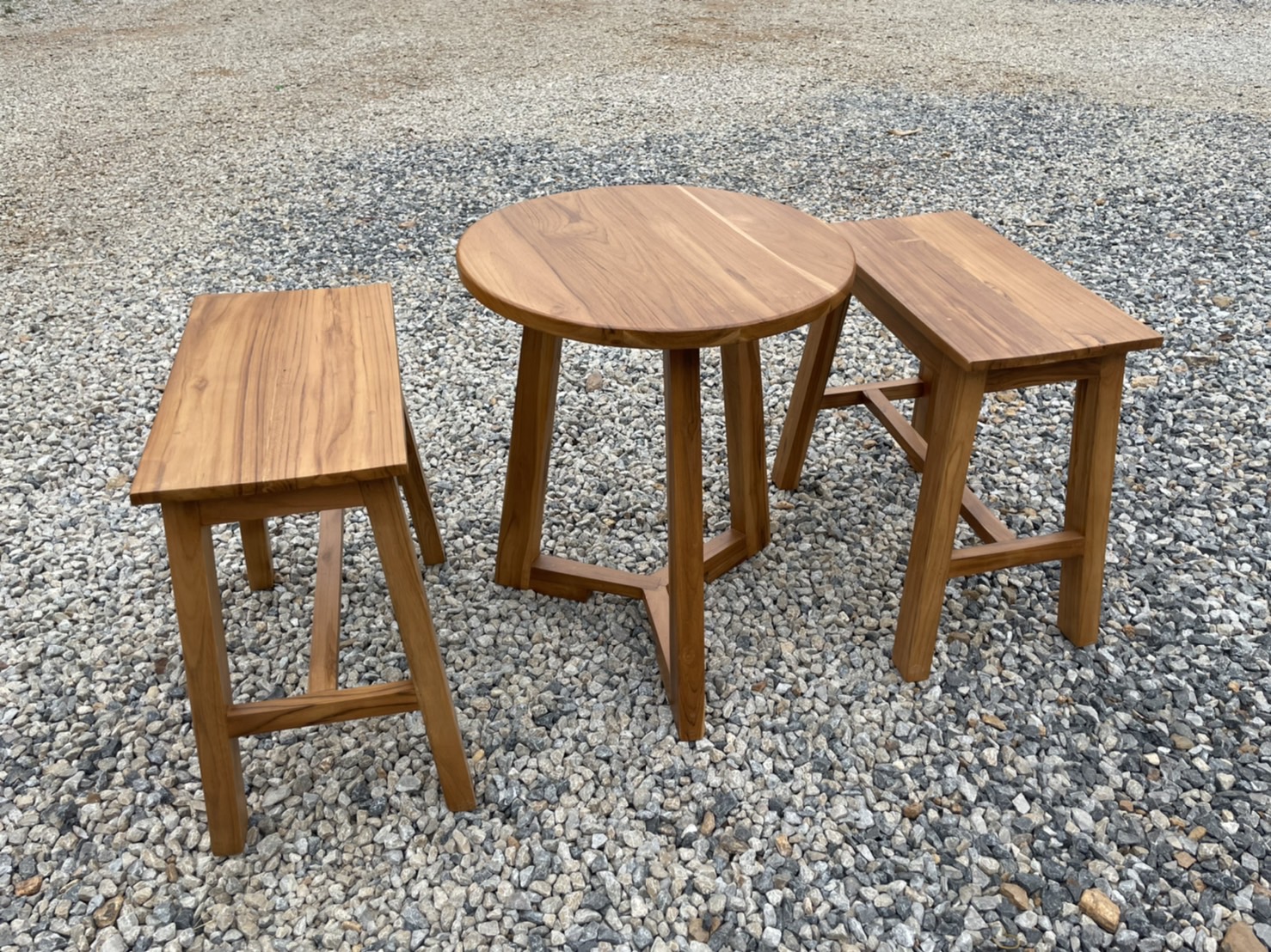 ชุดโต๊ะกาแฟมินิมอลกลม 3 ขา