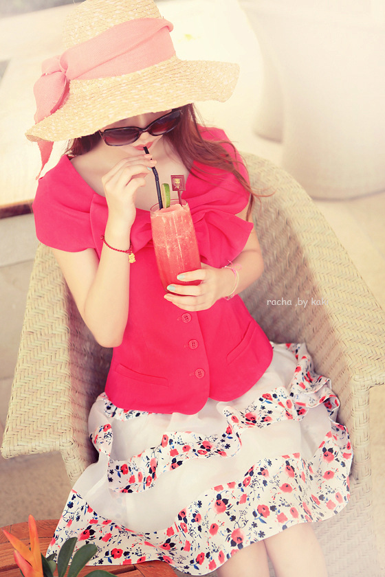 กระโปรงลายดอกไม้สีโทนแดง สลับลายขวางด้วยผ้าไหมแก้วสีขาว ส่งฟรี ems