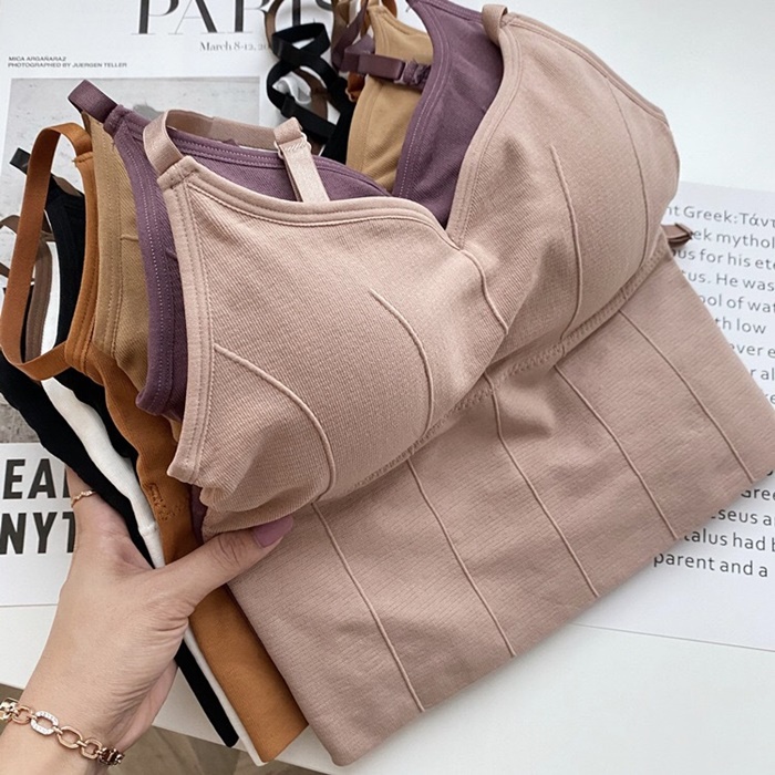 NA201 เสื้อบราสายเดี่ยวเอวลอยเซ็กซี่ จะใส่เป็นเสื้อแฟชั่นหรือเสื้อซับในก็ได้ทุกสถานการณ์ ตรงหน้าอกด้านในเป็นฟองน้ำมีช่องสามารถถอดออกได้ ตัวเสื้อเป็นผ้ายืดขยายได้ค่อนข้างดีใส่แล้วรัดรูปเข้าทรงสวยเลยค่ะ