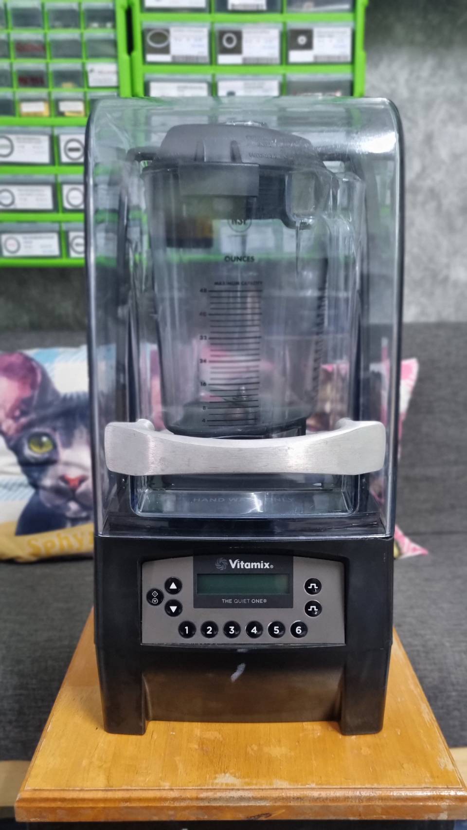เครื่องปั่นตู้เก็บเสียง Vitamix The Quiet One