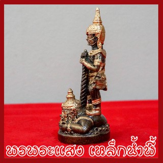 ท้าวเวสสุวรรณประทับราหู สูง 5 นิ้ว ฐาน 2.5 นิ้ว เนื้อมวลสารแร่เหล็กน้ำพี้