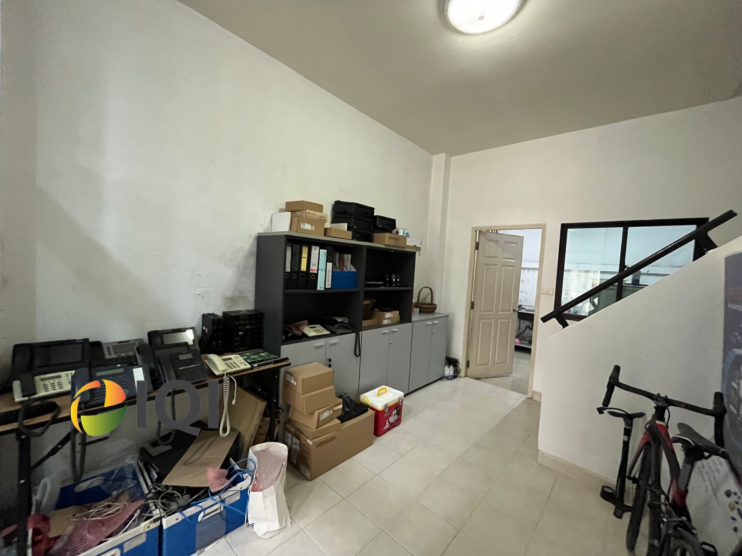 ขาย อาคารพาณิชย์ 3.5 ชั้น The Village ปัญญา-รามอินทรา