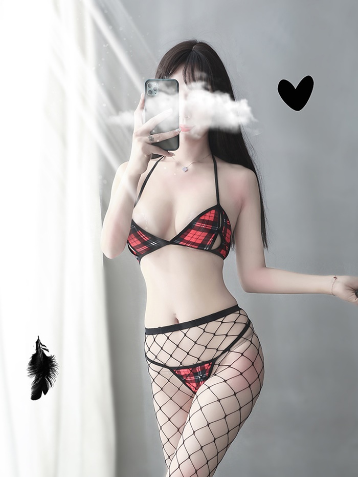 N801 ชุดชั้นในเซ็กซี่ ชุดอีโรติกมาในแบบผ้ายืดลายสก็อตสีแดง ตัวบราสวมใส่แบบคล้องคอแล้วผูกหลัง มาพร้อมกับถุงน่องตาข่ายยาวระดับเอวช่องกว้างๆตามรูปถ่ายสินค้าจริงเลยค่ะ