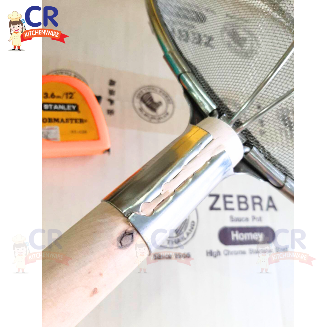 กระชอนสแตนเลสด้ามไม้กลม ตาถี่