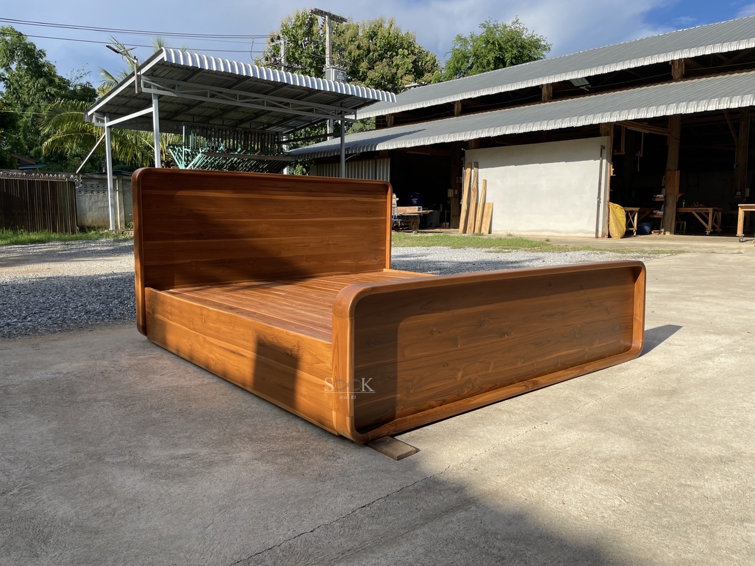 เตียงแคปซูลมินิมอลพื้นทึบ