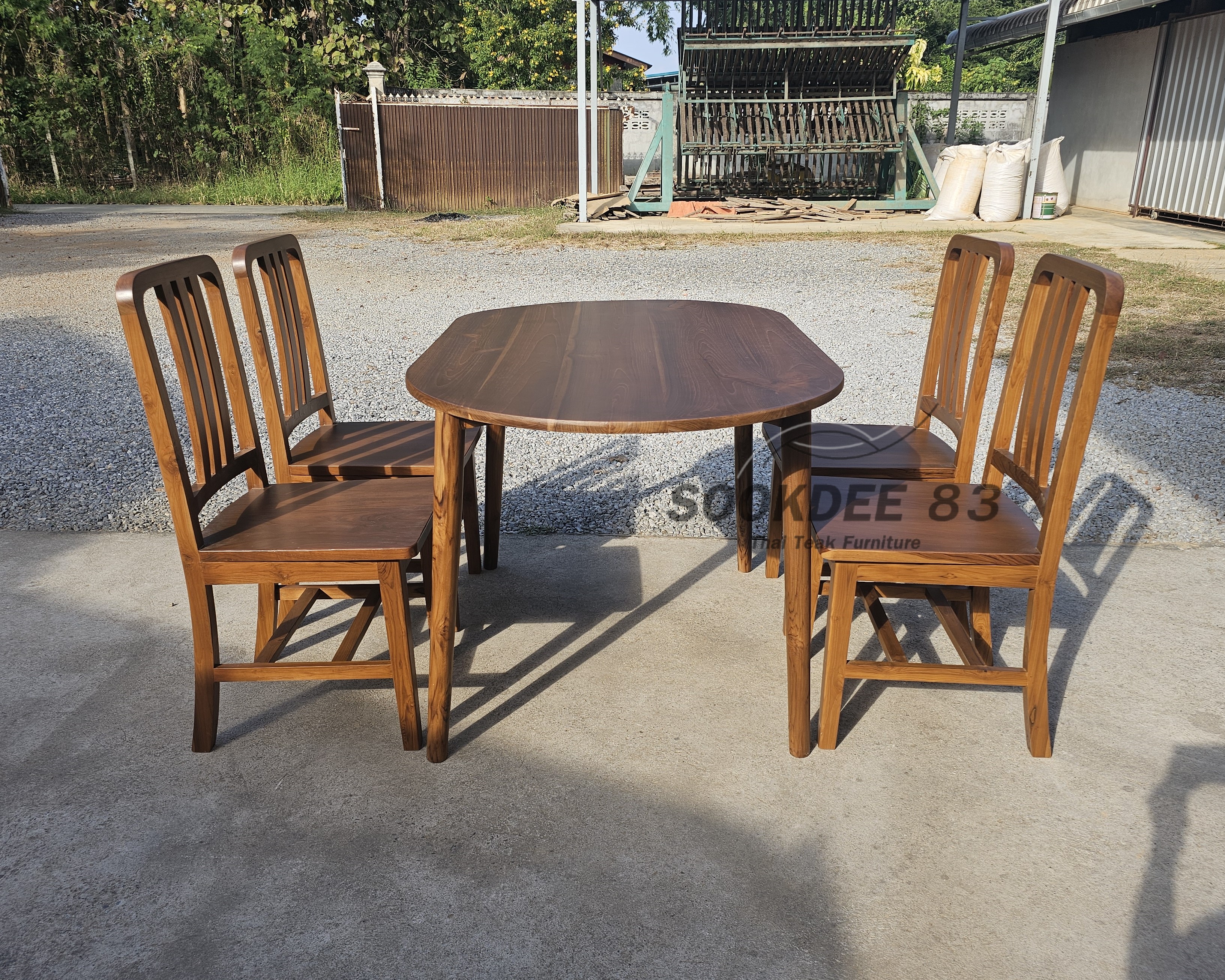 ชุดโต๊ะกินข้าววงรีมินิมอล เก้าอี้พนักมน