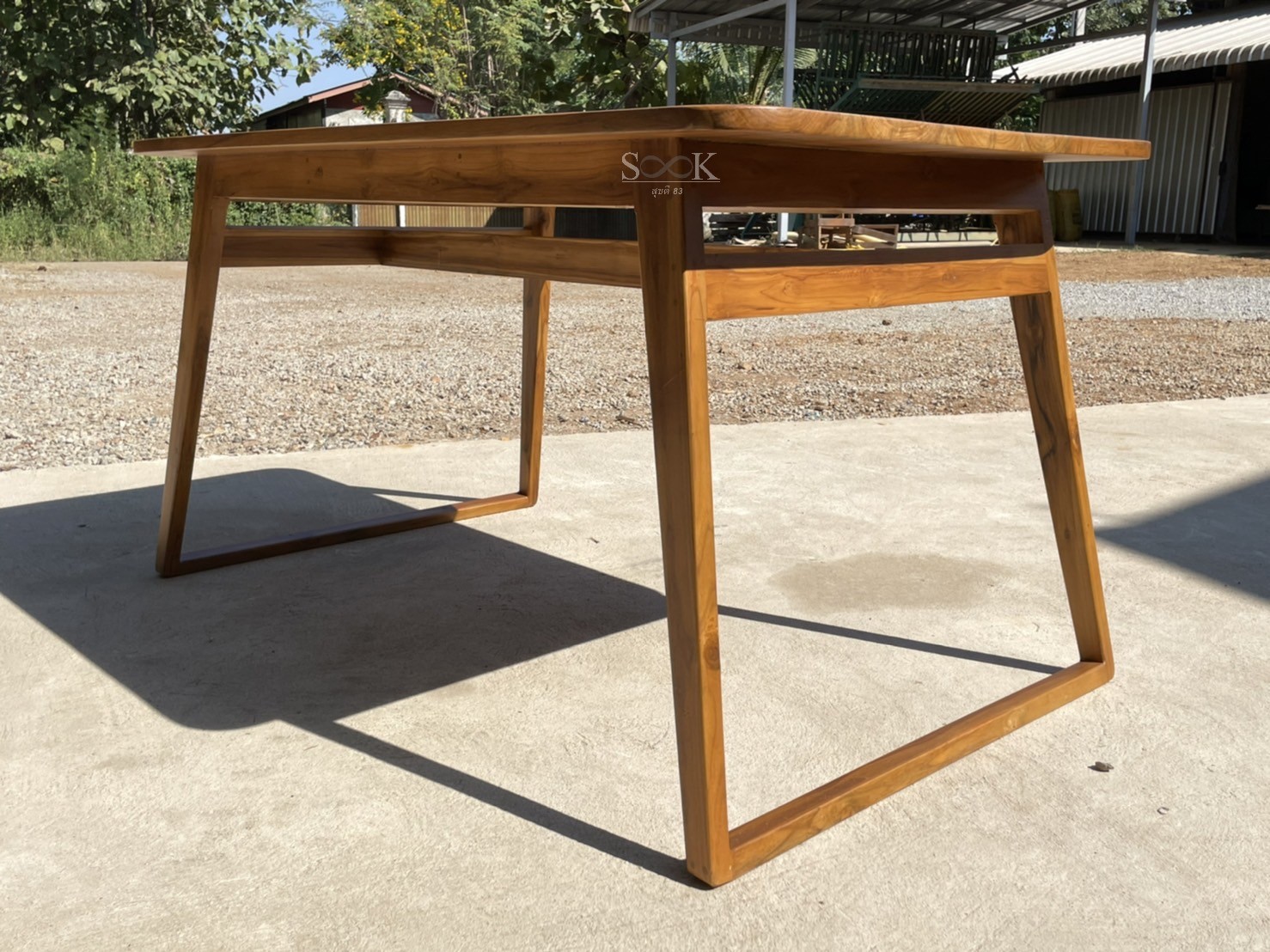 โต๊ะขายูเฉียง