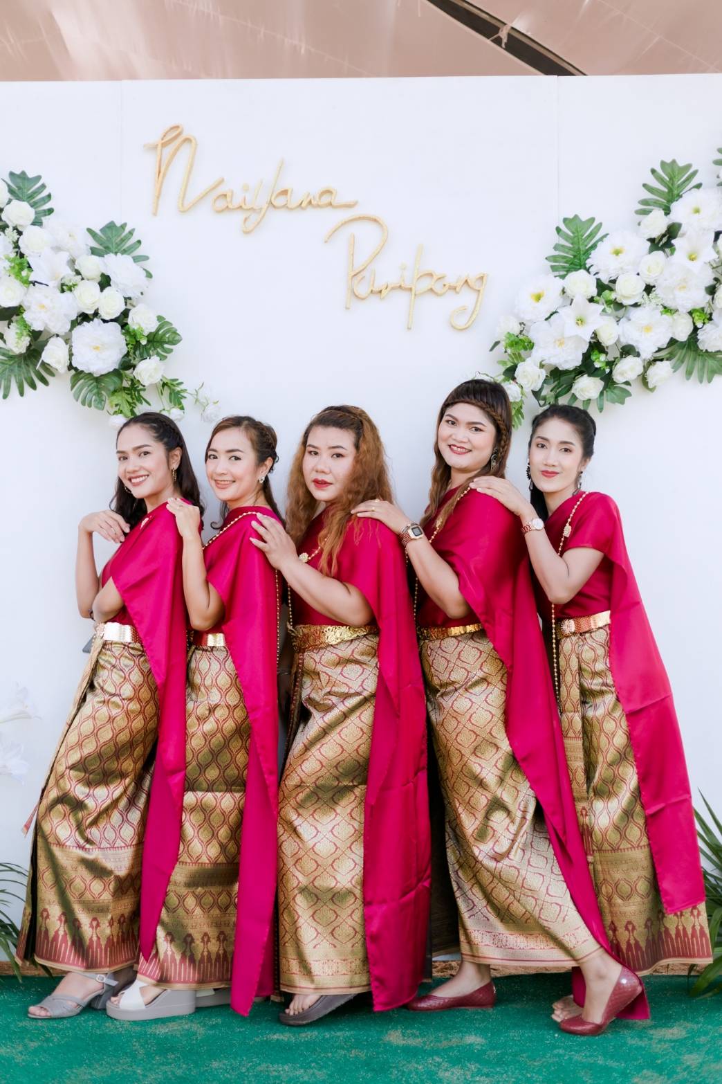 ชุดเพื่อนเจ้าสาว (สไบ+ผ้าถุง)
