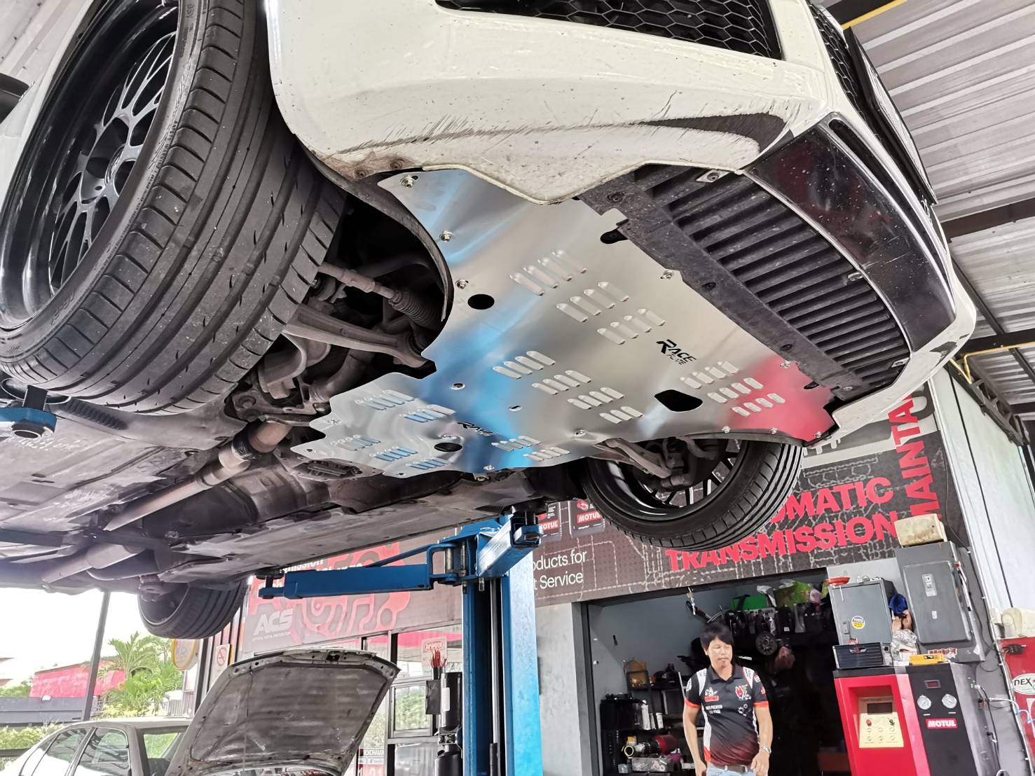 แผ่นปิดใต้ห้องเครื่องอลูมิเนียม Audi A5 2009 Raceplate_Undertray