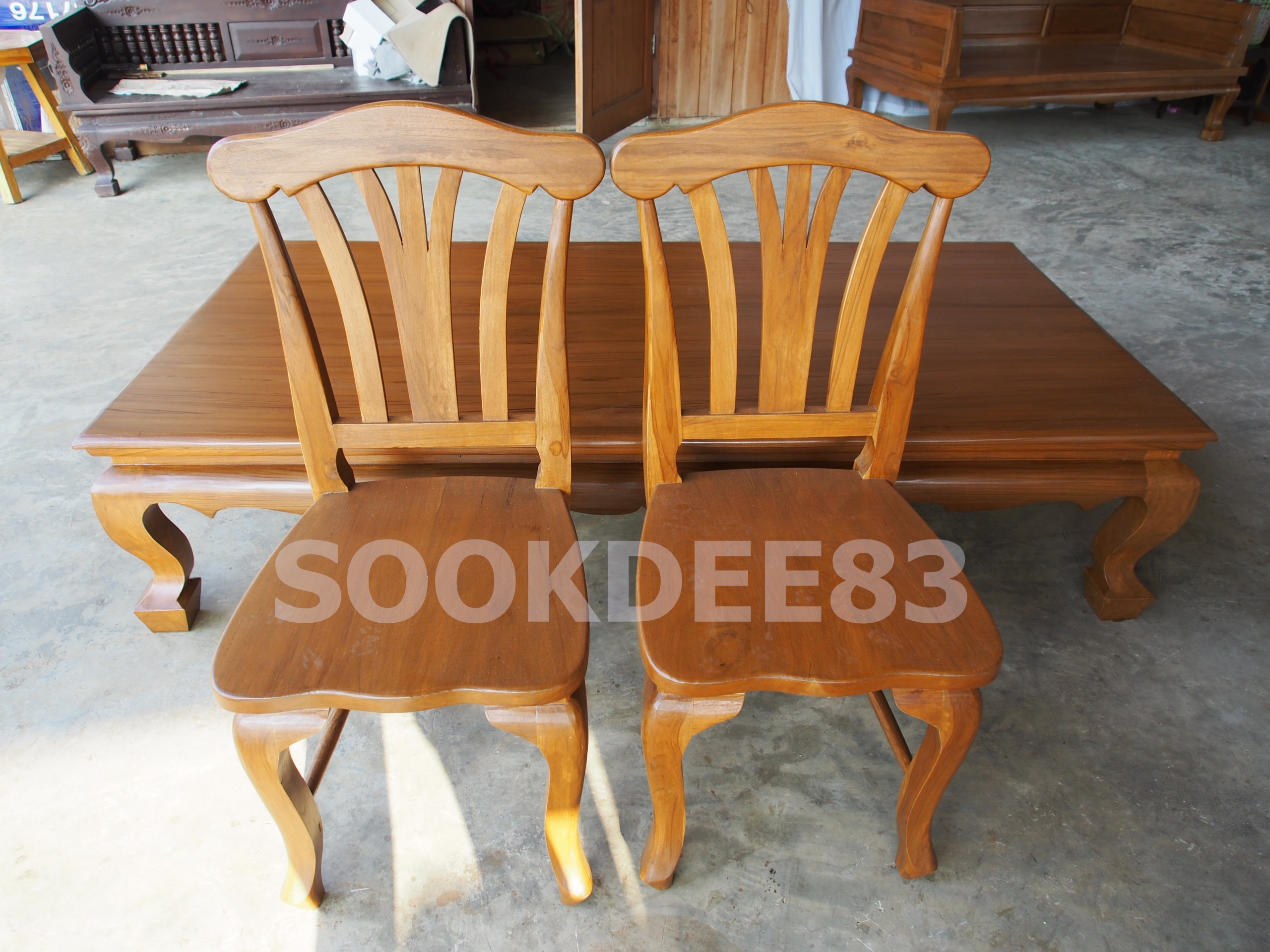 เก้าอี้หัวโต