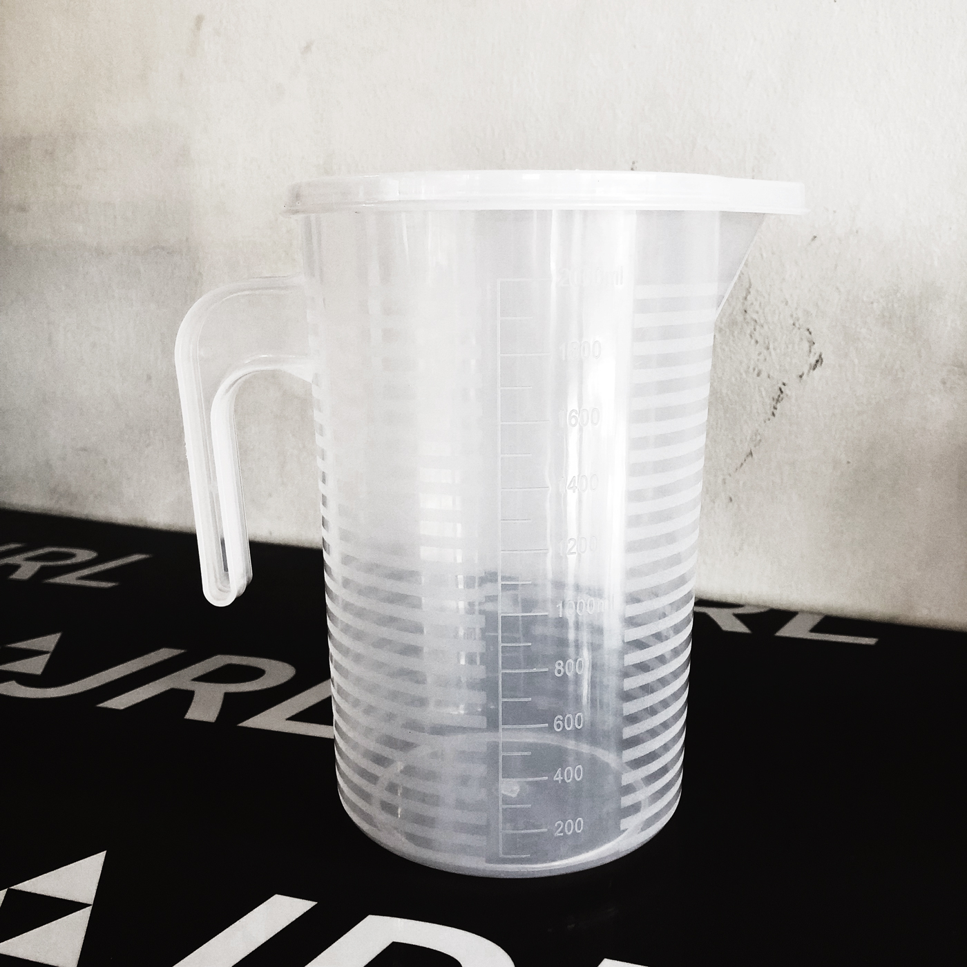 เหยือกขนาด 2000 มล. (มีฝาปิด) จำนวน 2 ชิ้น