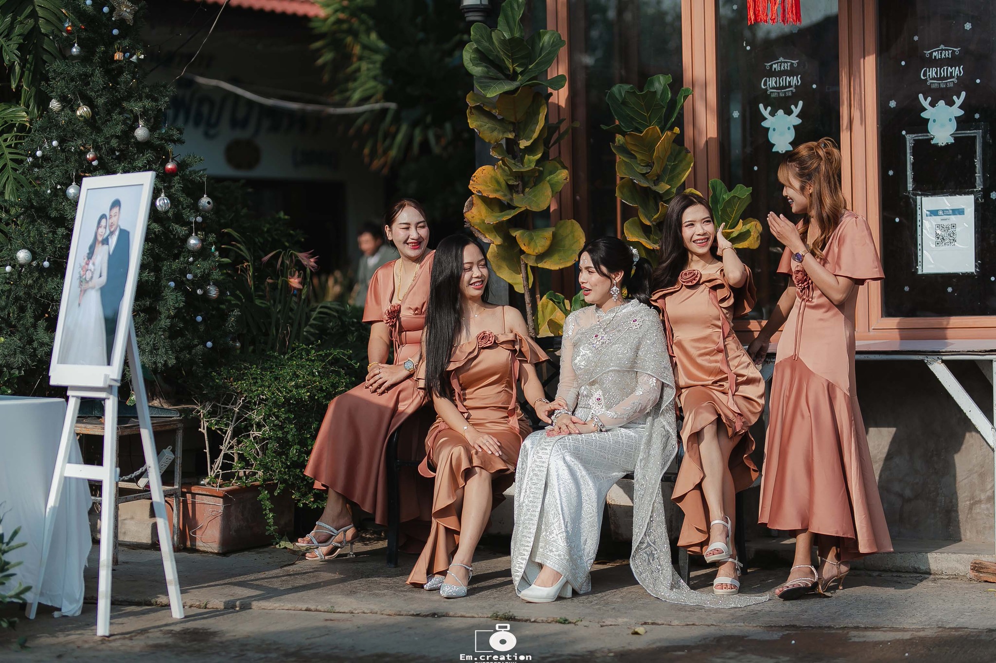 “ชุดเพื่อนเจ้าสาว ” งานแต่งงานธีมสีน้ำตาล