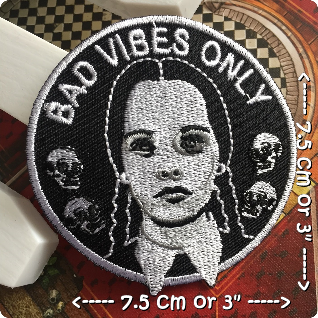 Bad Vibes Wednesday ตัวรีดติดเสื้อ อาร์มรีด อาร์มปัก ตกแต่งเสื้อผ้า หมวก กระเป๋า แจ๊คเก็ตยีนส์ Dark Embroidered Iron on Patch