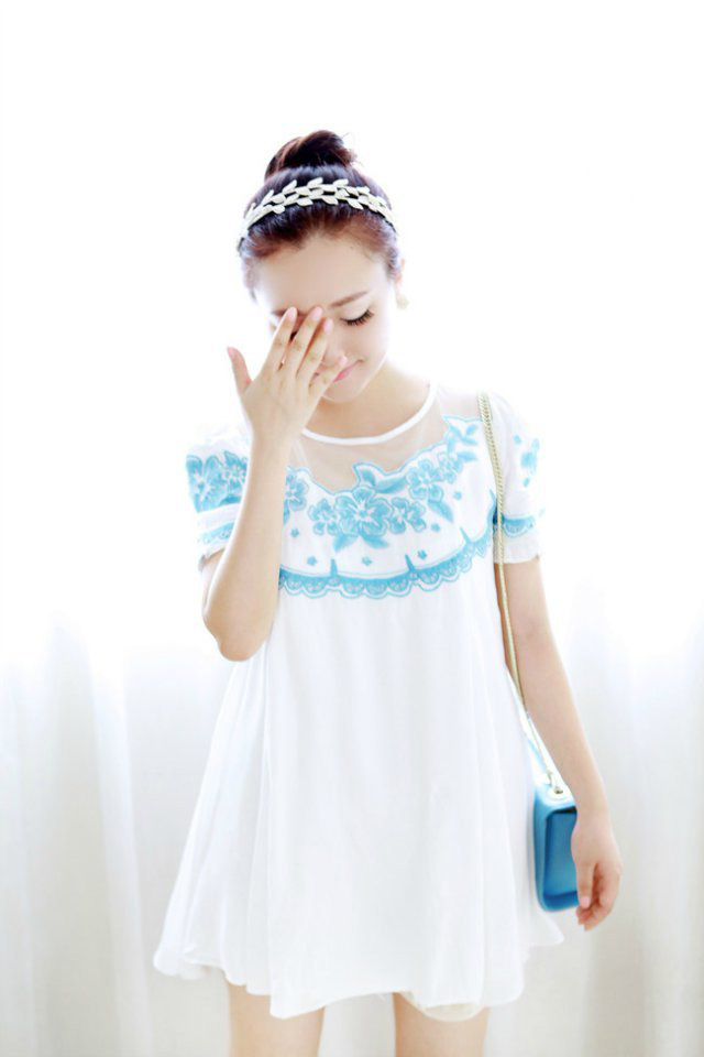 เสื้อตัวยาว หรือ mini dress ผ้าฝ้ายสีขาว ส่งฟรี ems