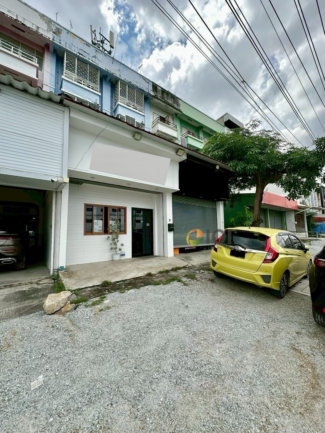 ขายอาคารพาณิชย์ 5 ชั้น 2 คูหาติดกัน ถนนหนามแดง - บางพลี ใกล้รถไฟฟ้า 2 สาย และใกล้ทางด่วน