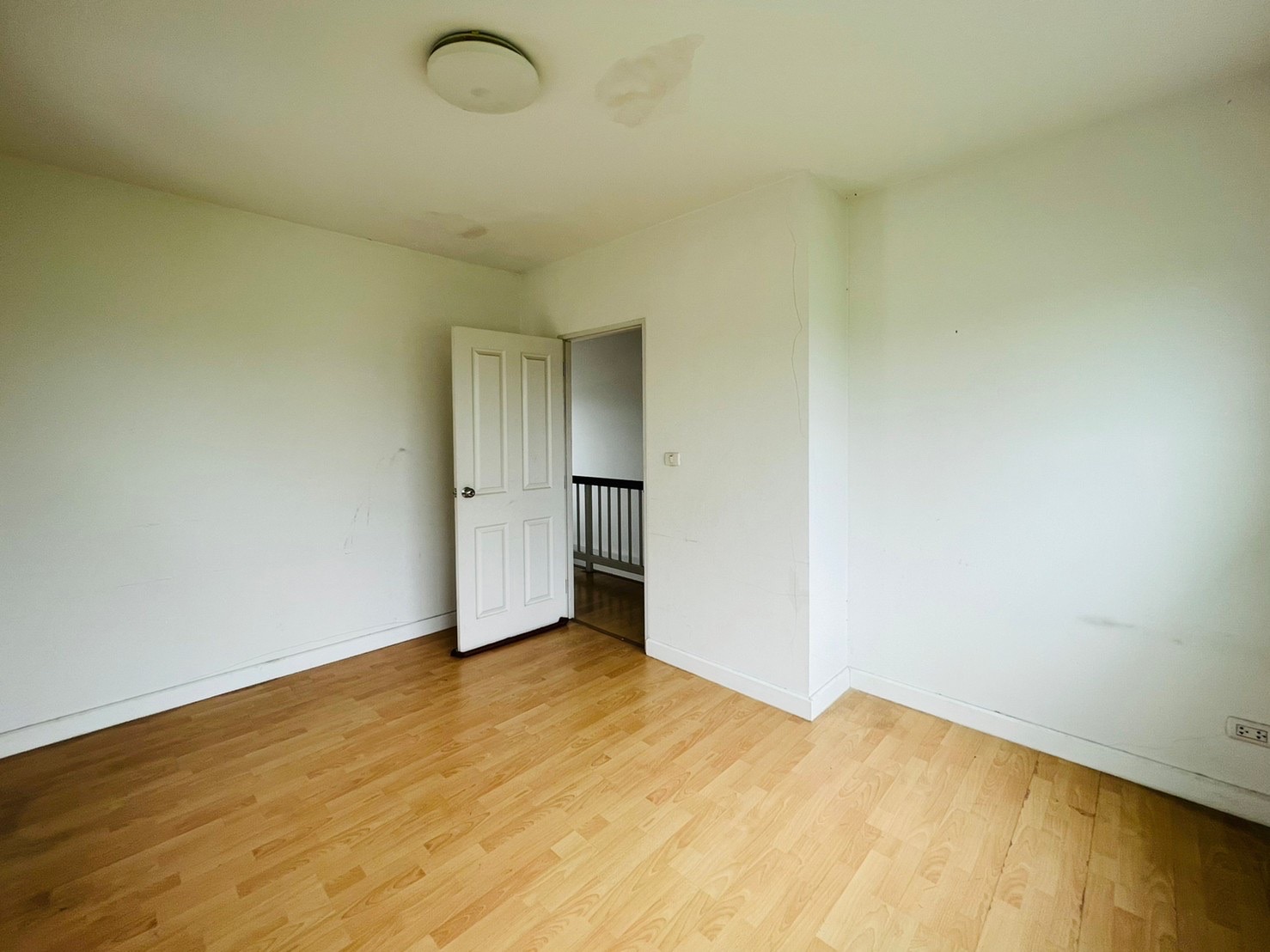 ขายทาวน์โฮม 3 ชั้น หมู่บ้าน ทาวน์ พลัส สุวรรณภูมิ