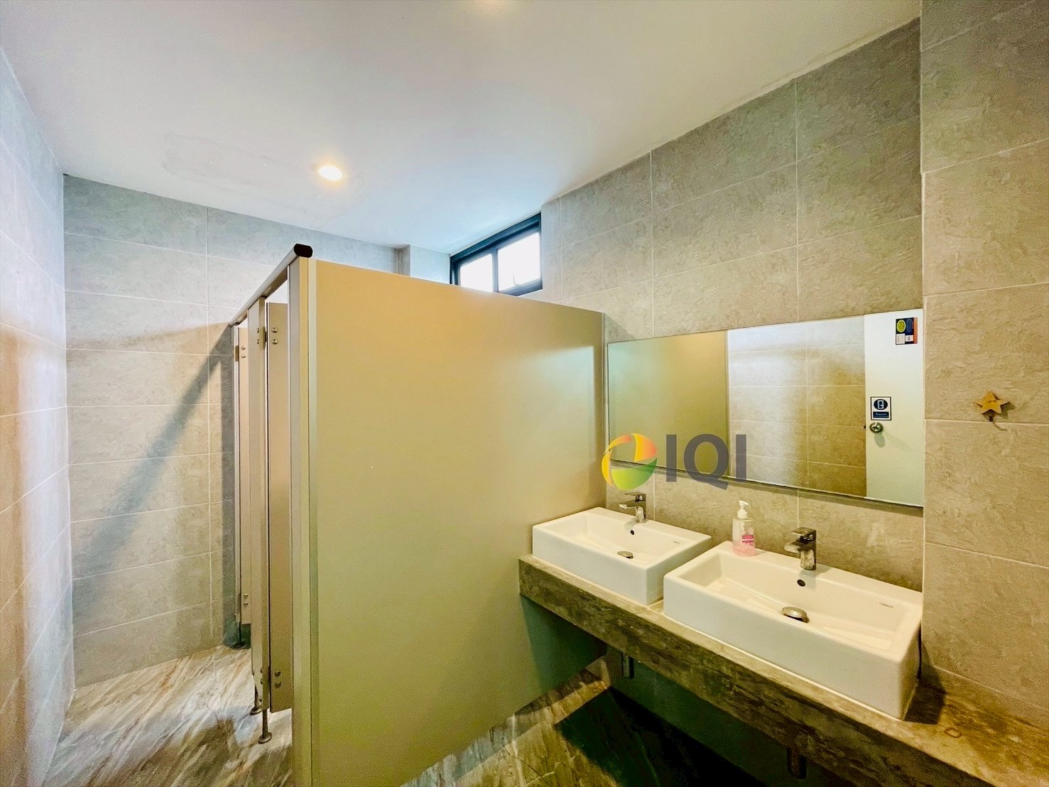 ขายที่ดินพร้อมสำนักงาน 2 ชั้นและคลังสินค้า เนื้อที่ 1 ไร่ ถนนบัวนครินทร์ บางนาตราด