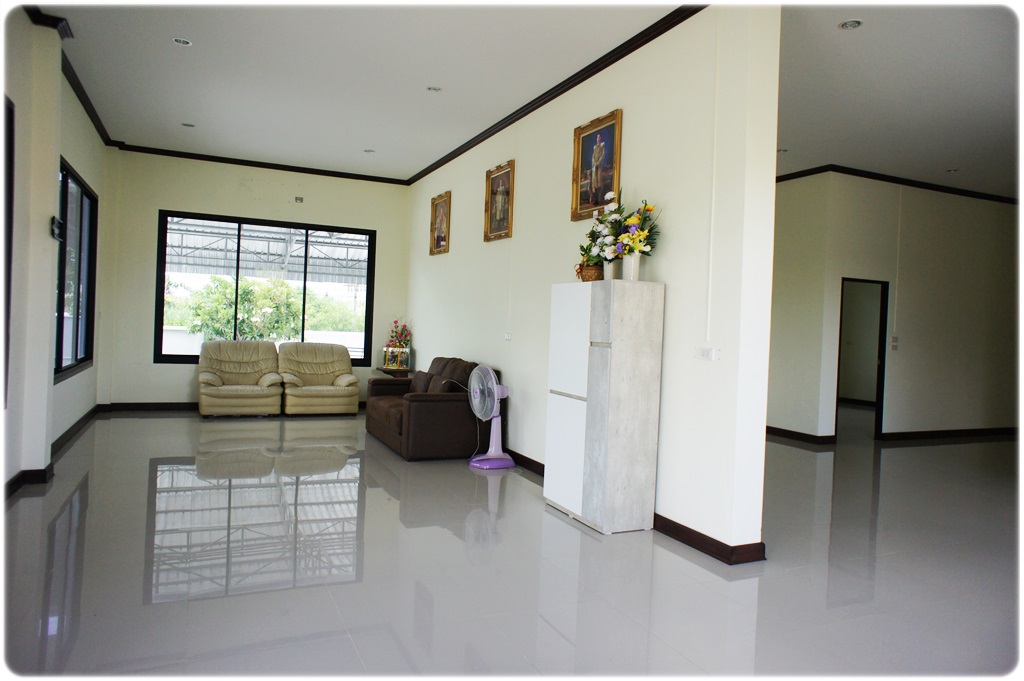ขายถูก โรงงานพร้อมบ้าน และหอพักคนงาน เนื้อที่ 5ไร่ ต.ท่าทราย ใกล้แยกมหาชัย ใหม่มาก พร้อมเข้าอยู่และทำงานทันที