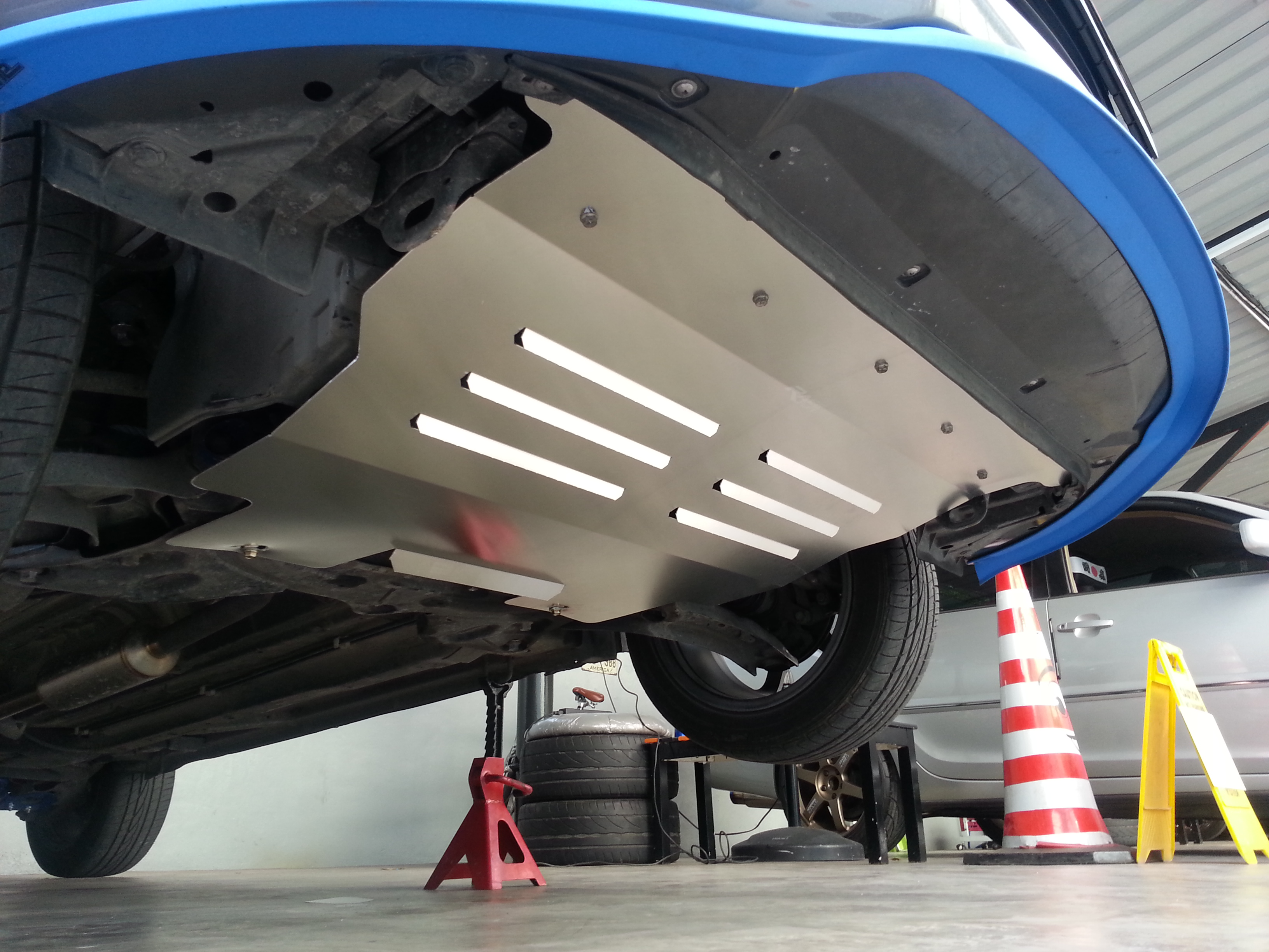 แผ่นปิดใต้ห้องเครื่องอลูมิเนียม Suzuki Swift ZC Raceplate_Undertray