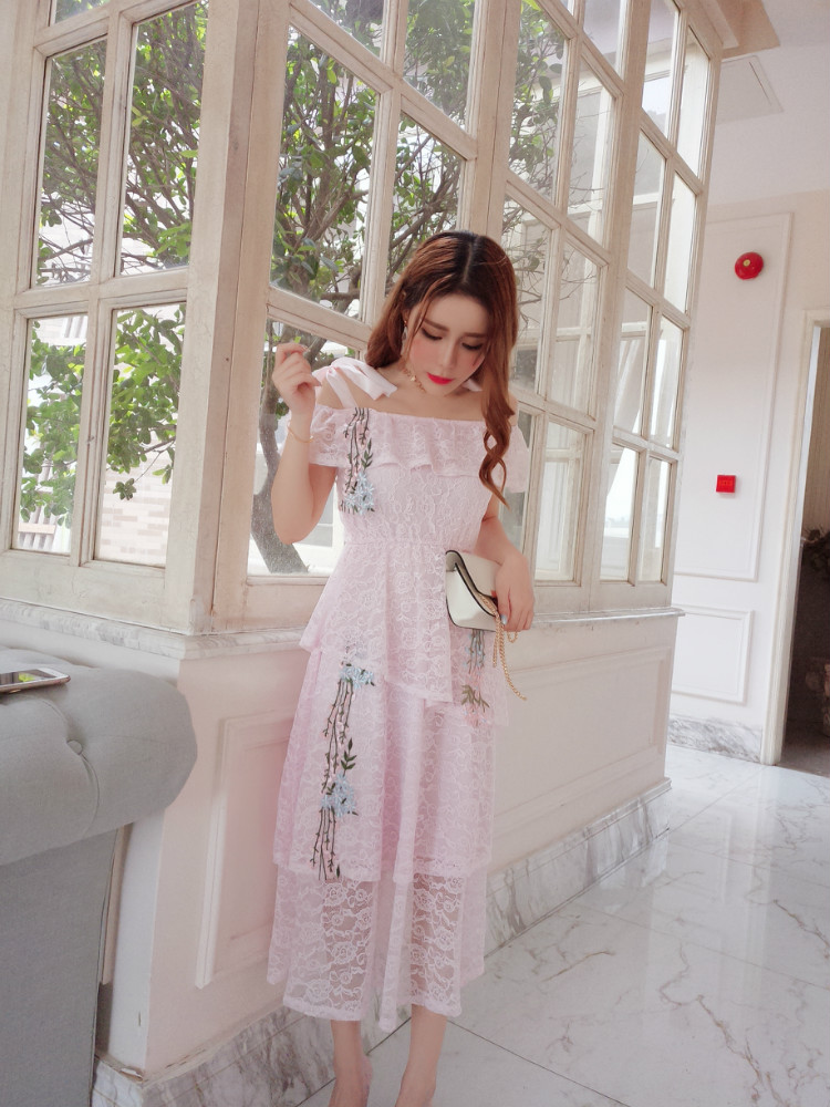 ชุดเดรสยาวสีชมพูผ้าลูกไม้ ส่งฟรี ems