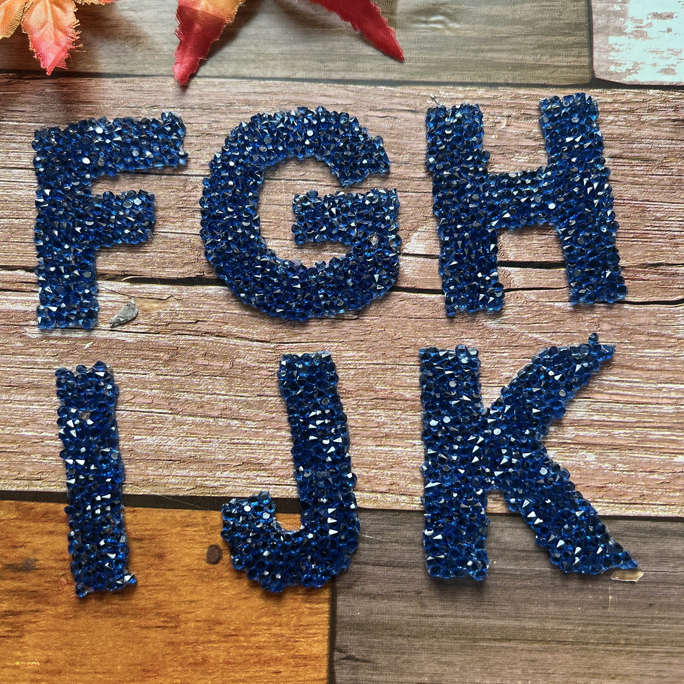 ตัวอักษร เพชรวิบวับ คริสตัล ตัวรีดติดเสื้อ ตัวรีด ติดกระเป๋า ติดหมวก ติดแจ๊คเก็ต อักษรภาษาอังกฤษ Alphabet Patch