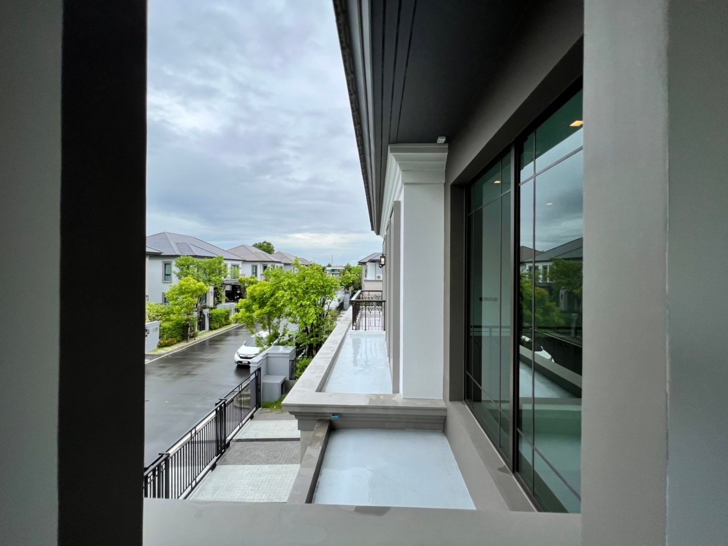 ขาย บ้านใหม่ แบบ BARE SHELL ไม่เคยเข้าอยู่ โครงการ Grand Bangkok Boulevard บางนา-อ่อนนุช