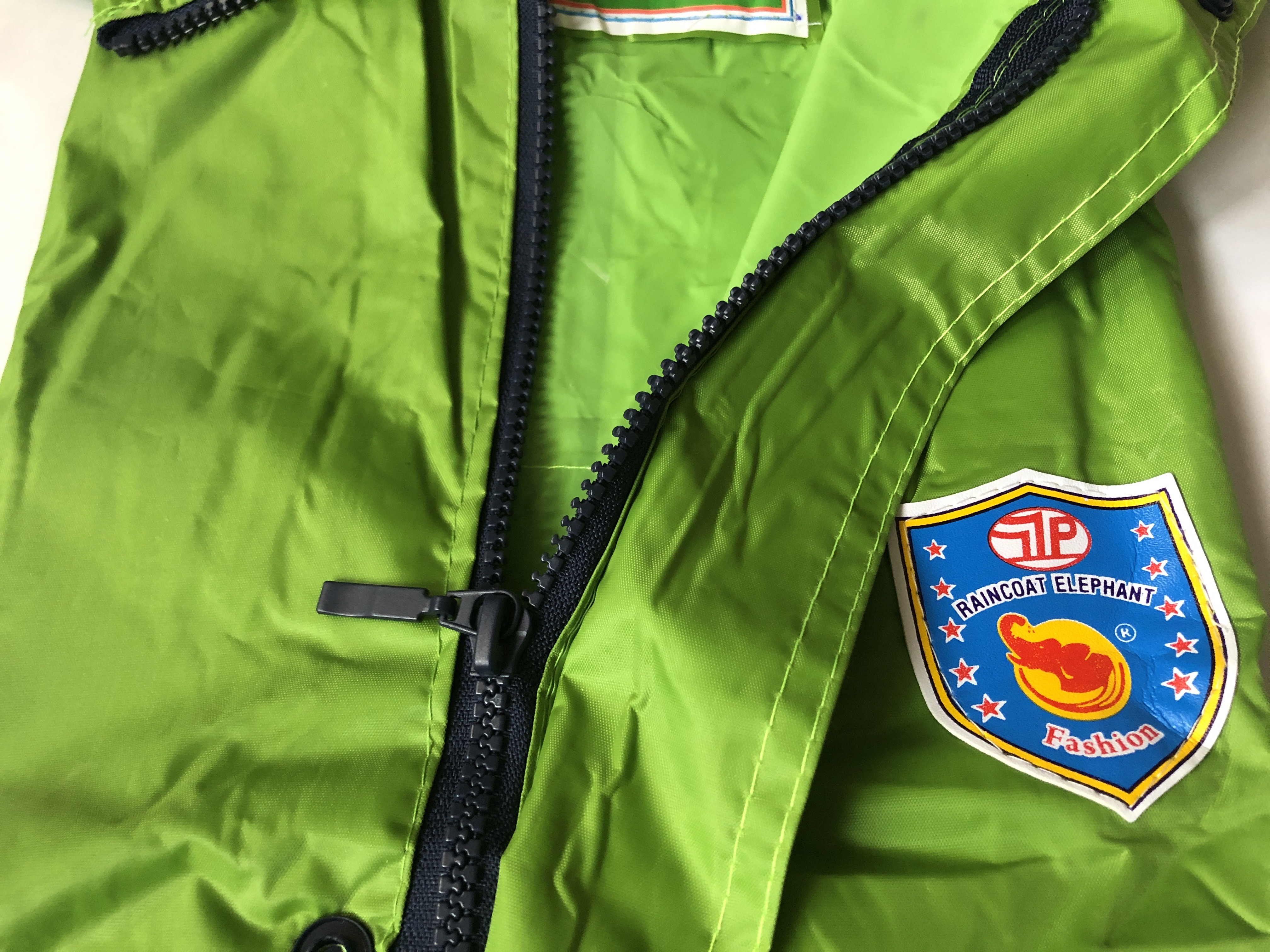 ชุดกันฝน เสื้อ และ กางเกง หนา มีหมวกในตัว สีต่างๆ ตราช้าง Danko