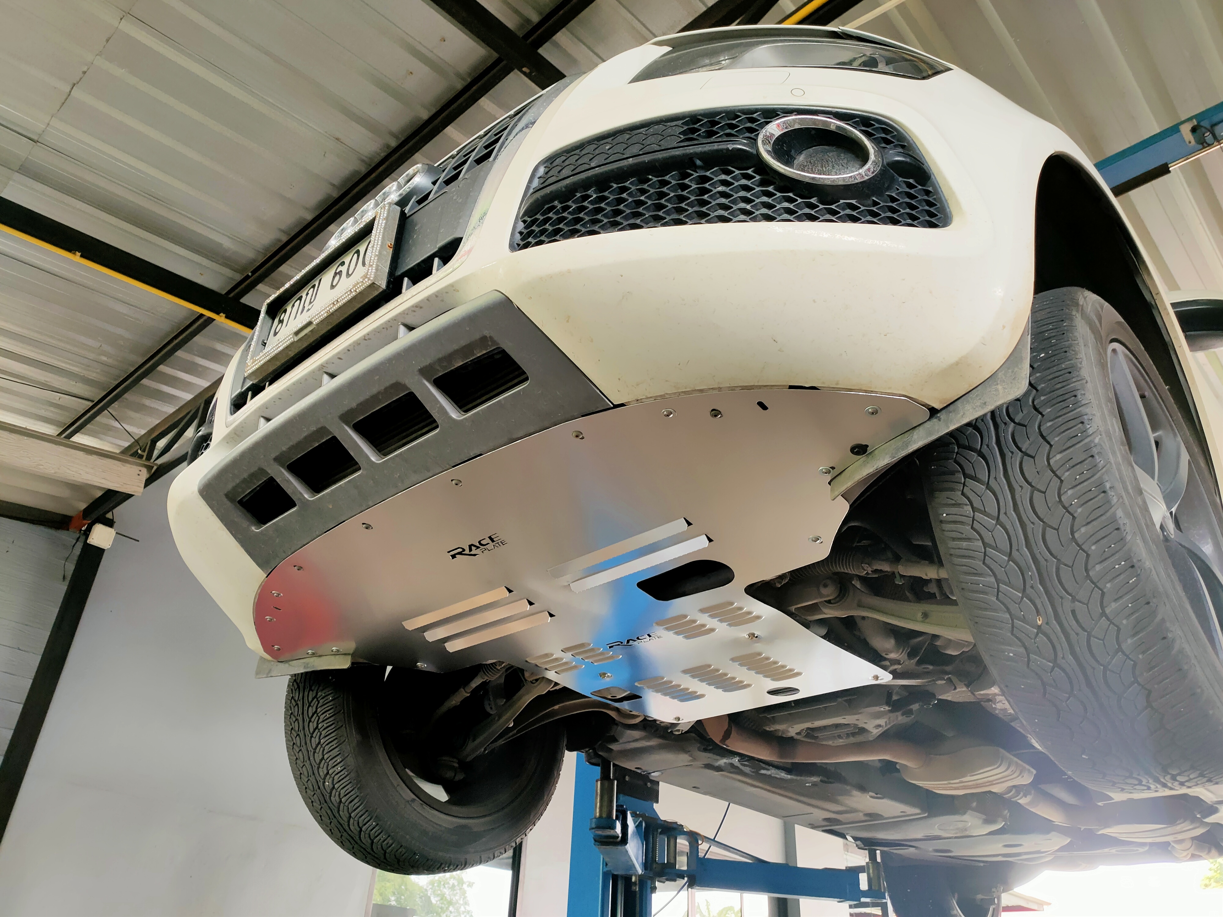 แผ่นปิดใต้ห้องเครื่องอลูมิเนียม Audi Q5 2008-2017 Raceplate_Undertray