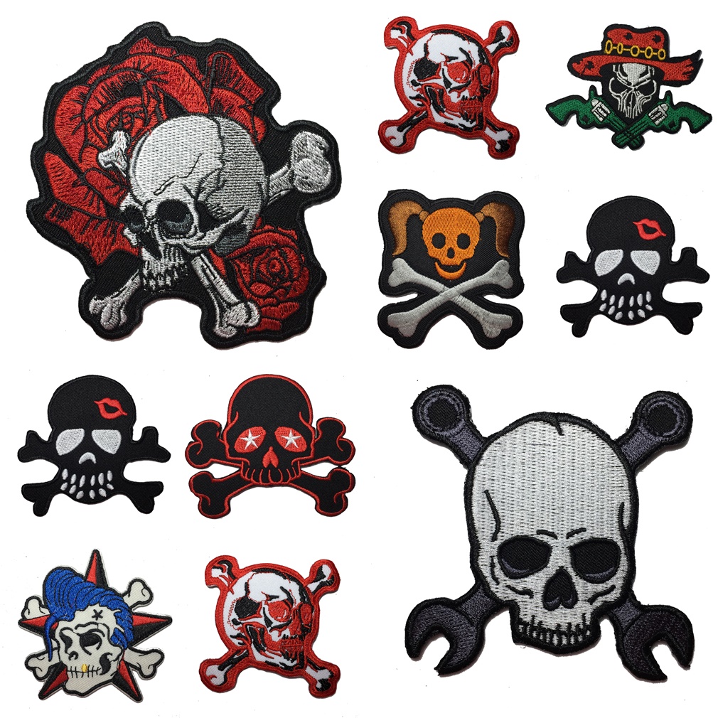 กะโหลกไขว้ ตัวรีดติดเสื้อ อาร์มรีด อาร์มปัก ตกแต่งเสื้อผ้า หมวก กระเป๋า แจ๊คเก็ตยีนส์ Dark Embroidered Iron on Patch