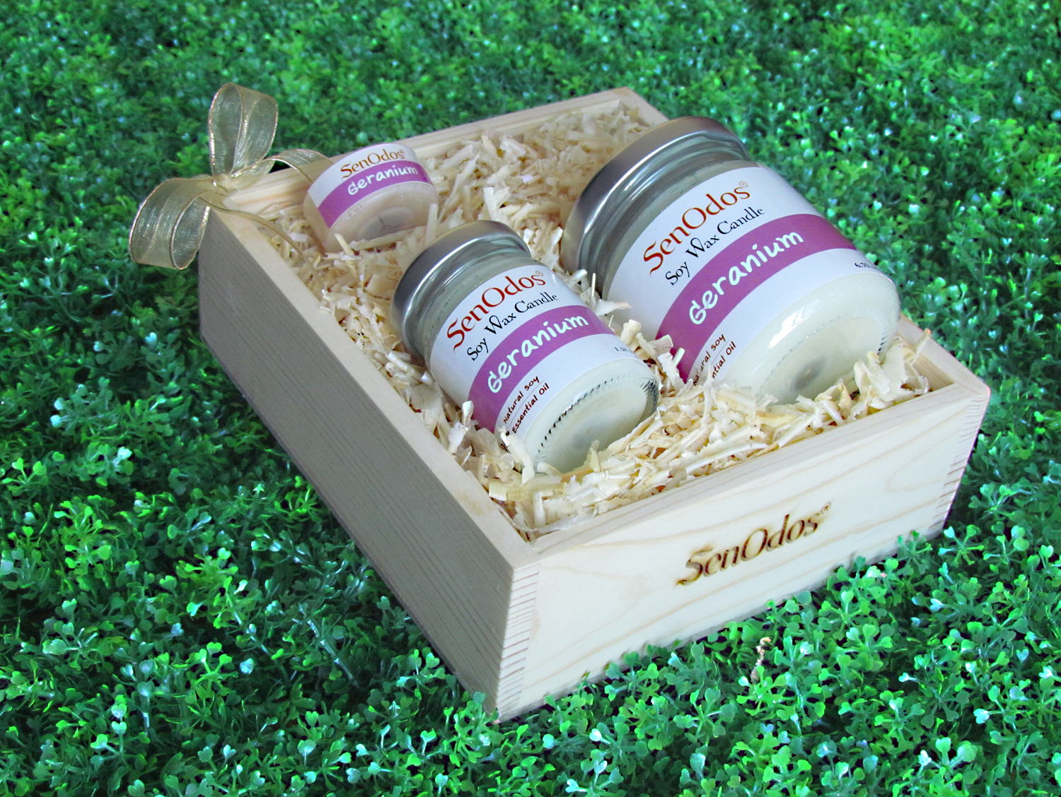 SenOdos Lover Set ชุดของขวัญ ชุดกิ๊ฟเซ็ต Gift Set เทียนหอม อโรม่า Geranium Scented Soy Candle Aroma Set ชุดเทียนกลิ่นเจอร์เรเนี่ยม บรรจุในกล่องไม้สน รูปทรงเหลี่ยม สวยงาม คุณภาพดี นำเข้าจากนิวซีแลนด์