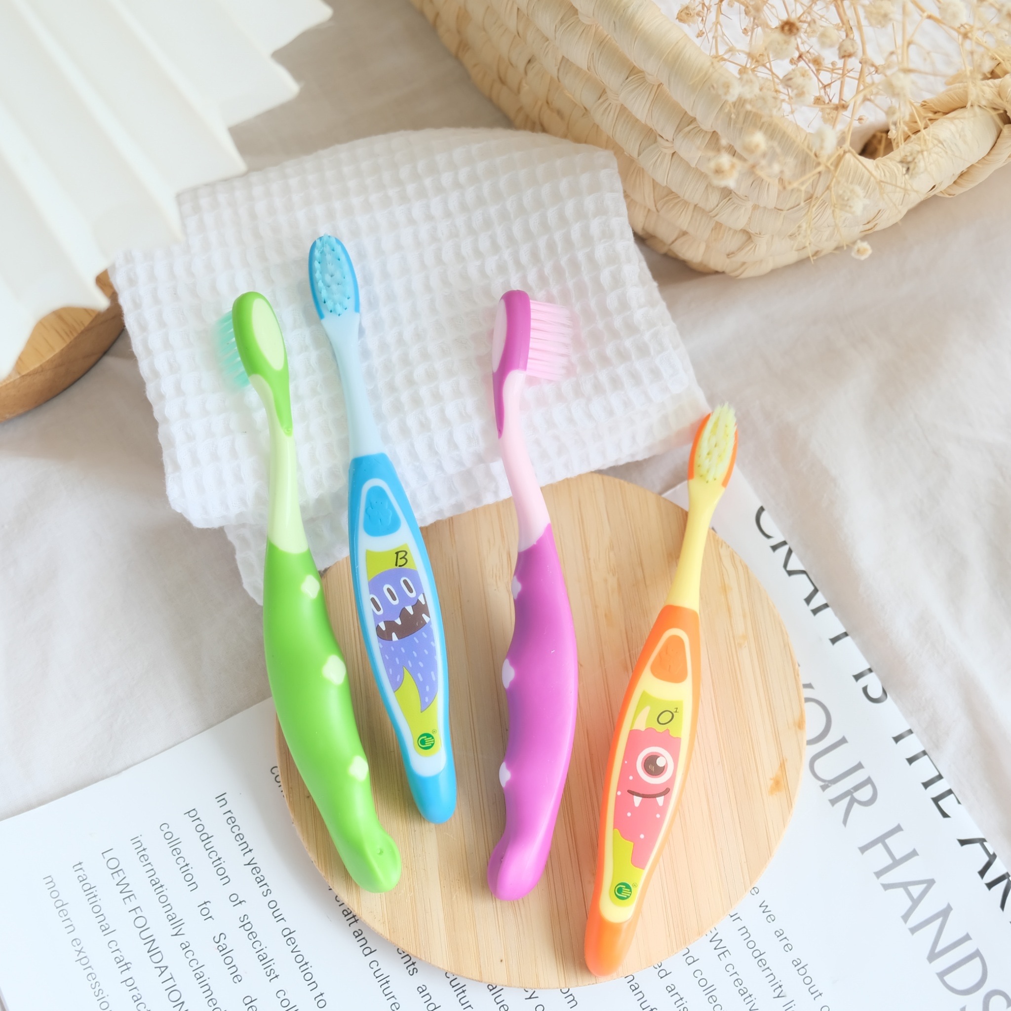 PM-19084 แปรงสีฟัน ปาล์มเมด มอนสเตอร์ บูม 3-6 ปี (12 ชิ้น)