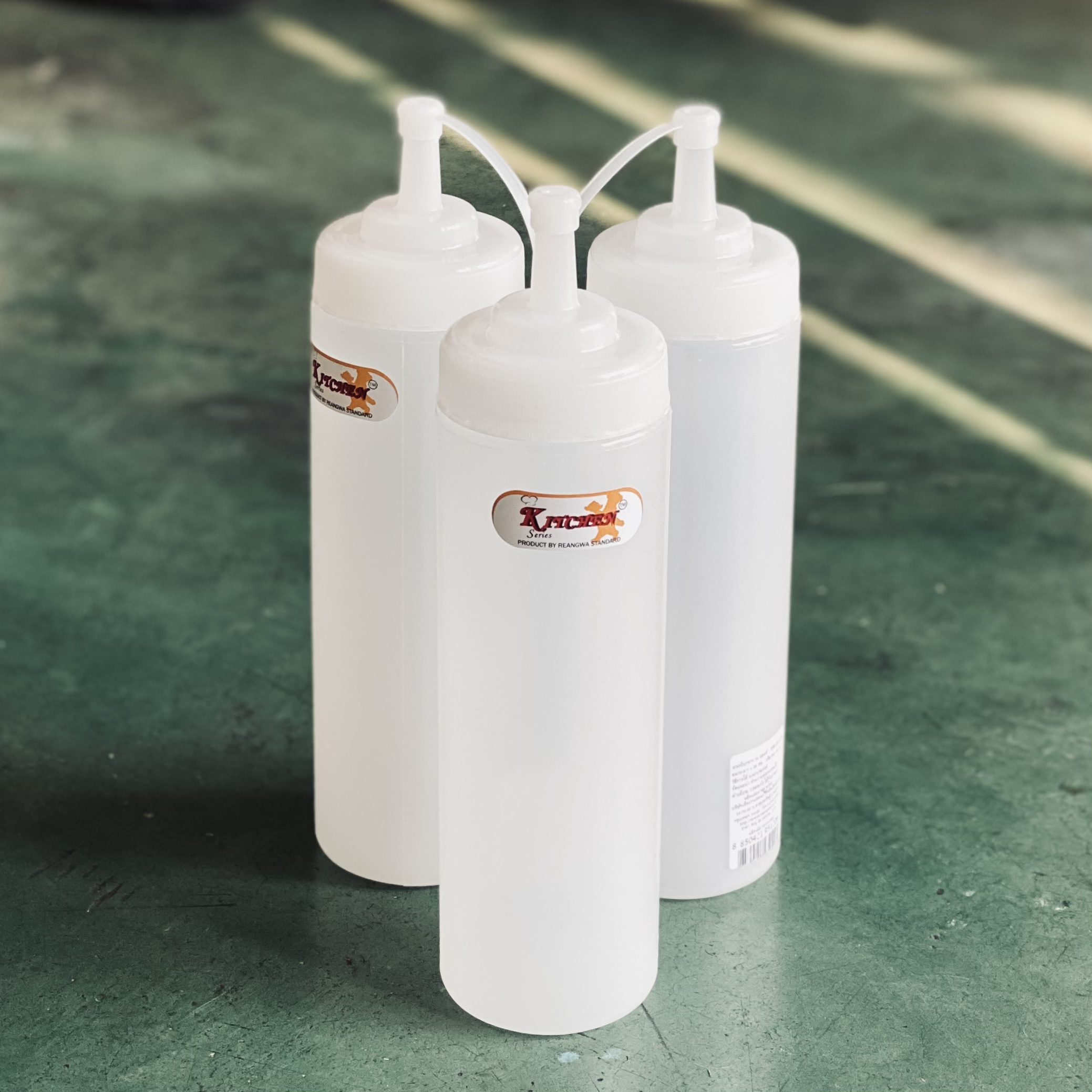 ขวดบีบพลาสติก 3 ขวด ขนาด 24 oz.