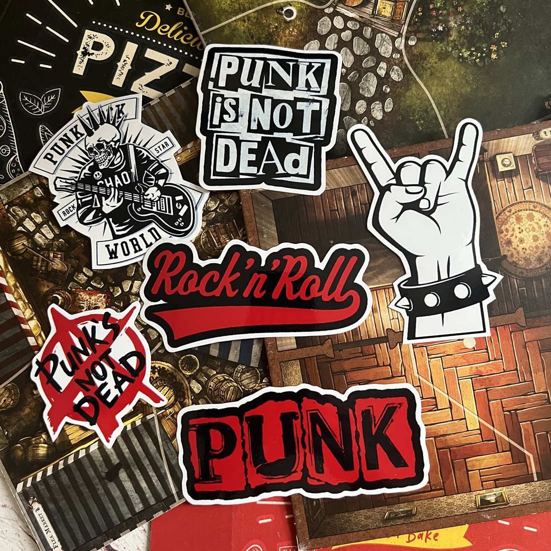 สติกเกอร์ เคลือบกันน้ำ Rock N Roll Punk ลายวงดนตรี ติดกีตาร์ มอเตอร์ไซด์ กระเป๋าเดินทาง Waterproof Decal Sticker